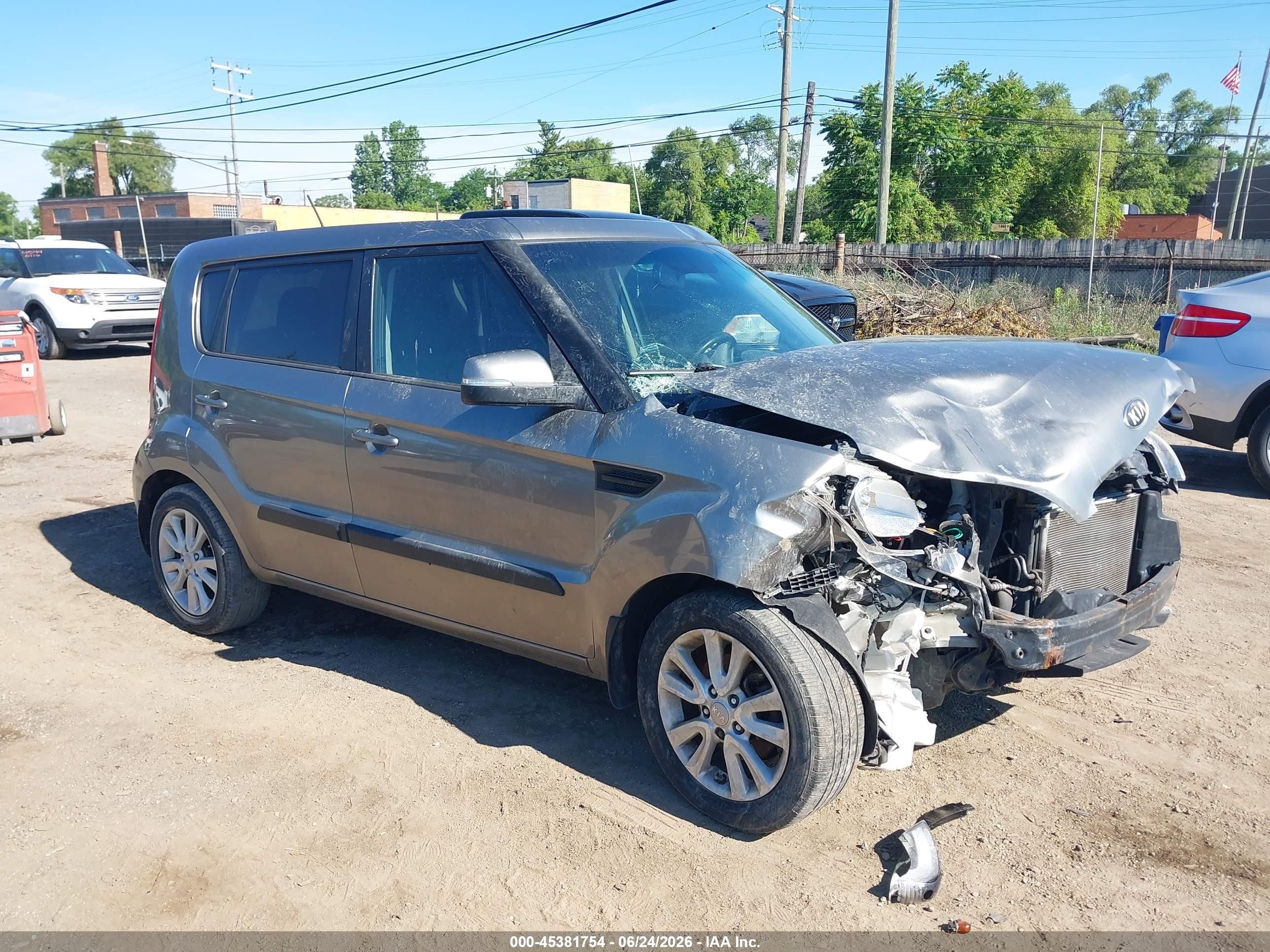 2013 Kia Soul + Gray vin: KNDJT2A66D7606040