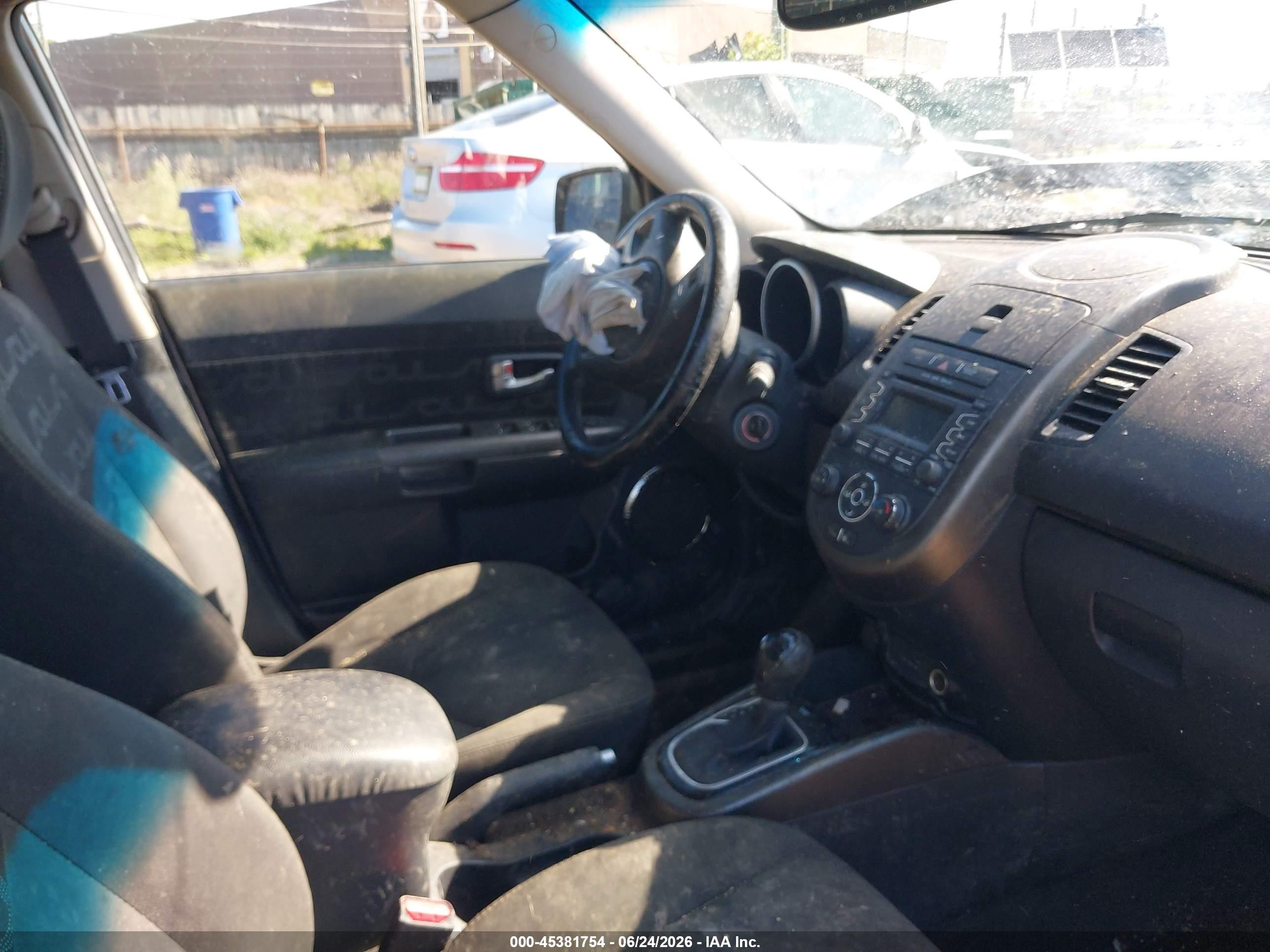 2013 Kia Soul + Gray vin: KNDJT2A66D7606040