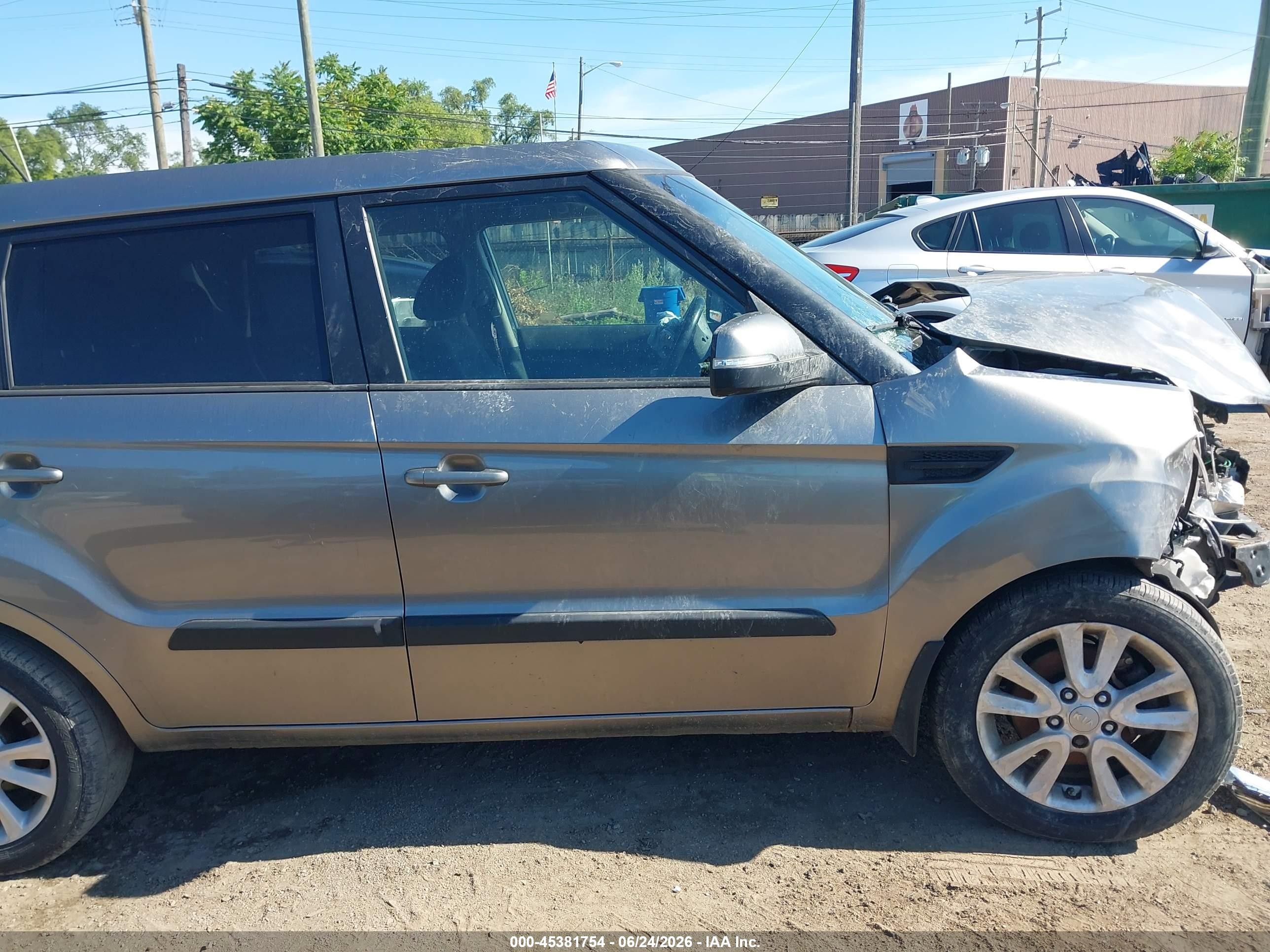2013 Kia Soul + Gray vin: KNDJT2A66D7606040