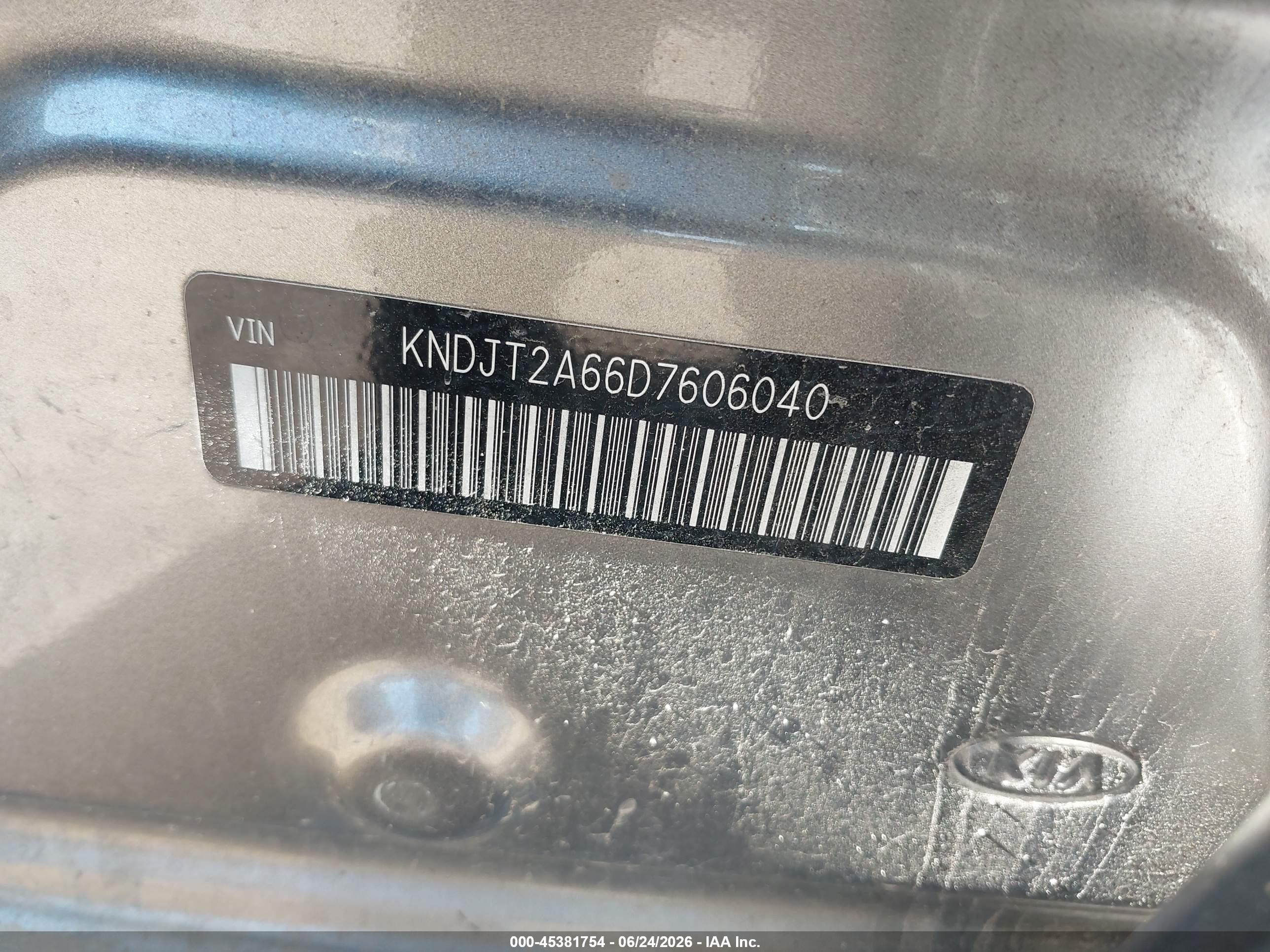 2013 Kia Soul + Gray vin: KNDJT2A66D7606040