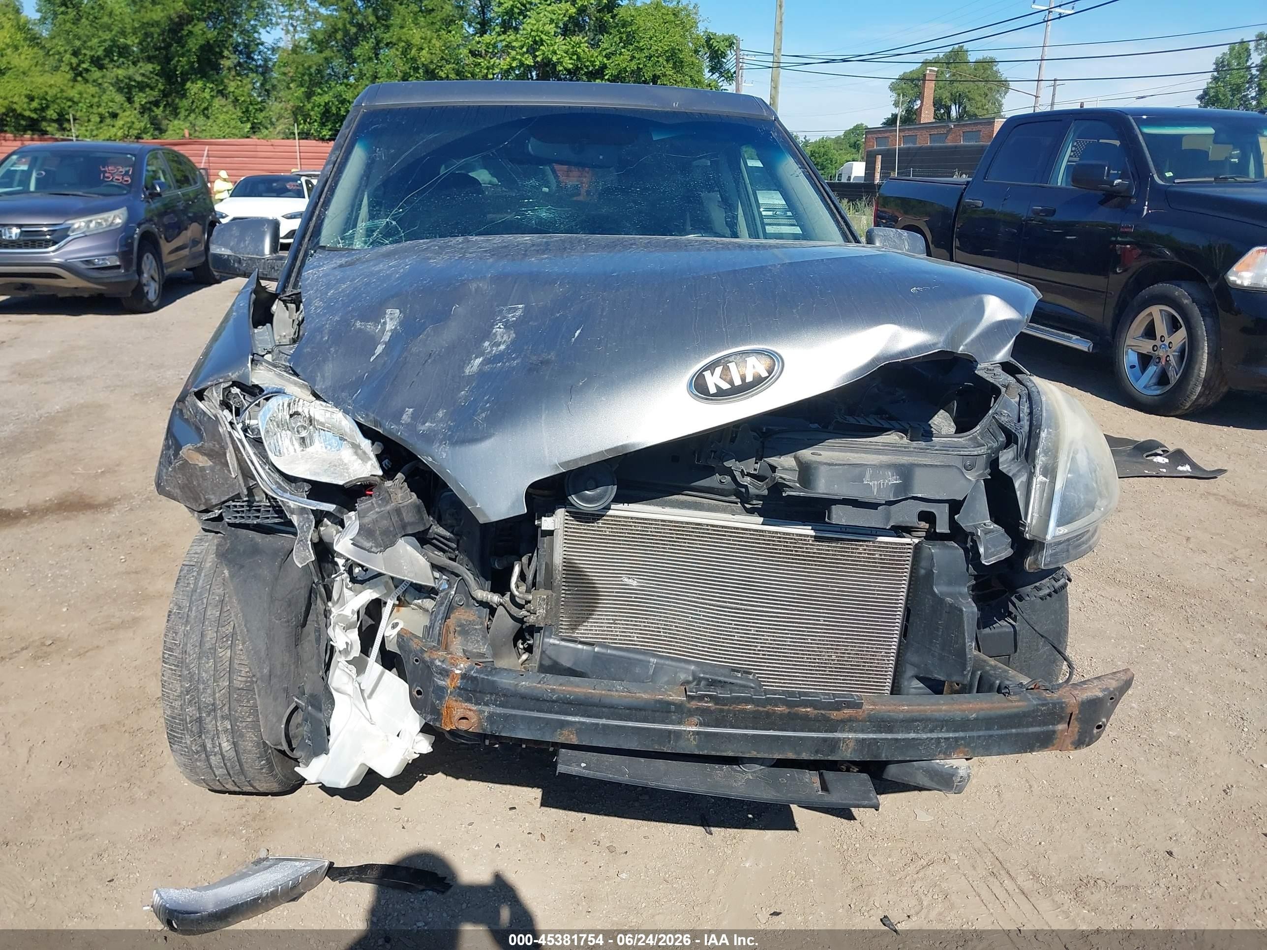 2013 Kia Soul + Gray vin: KNDJT2A66D7606040