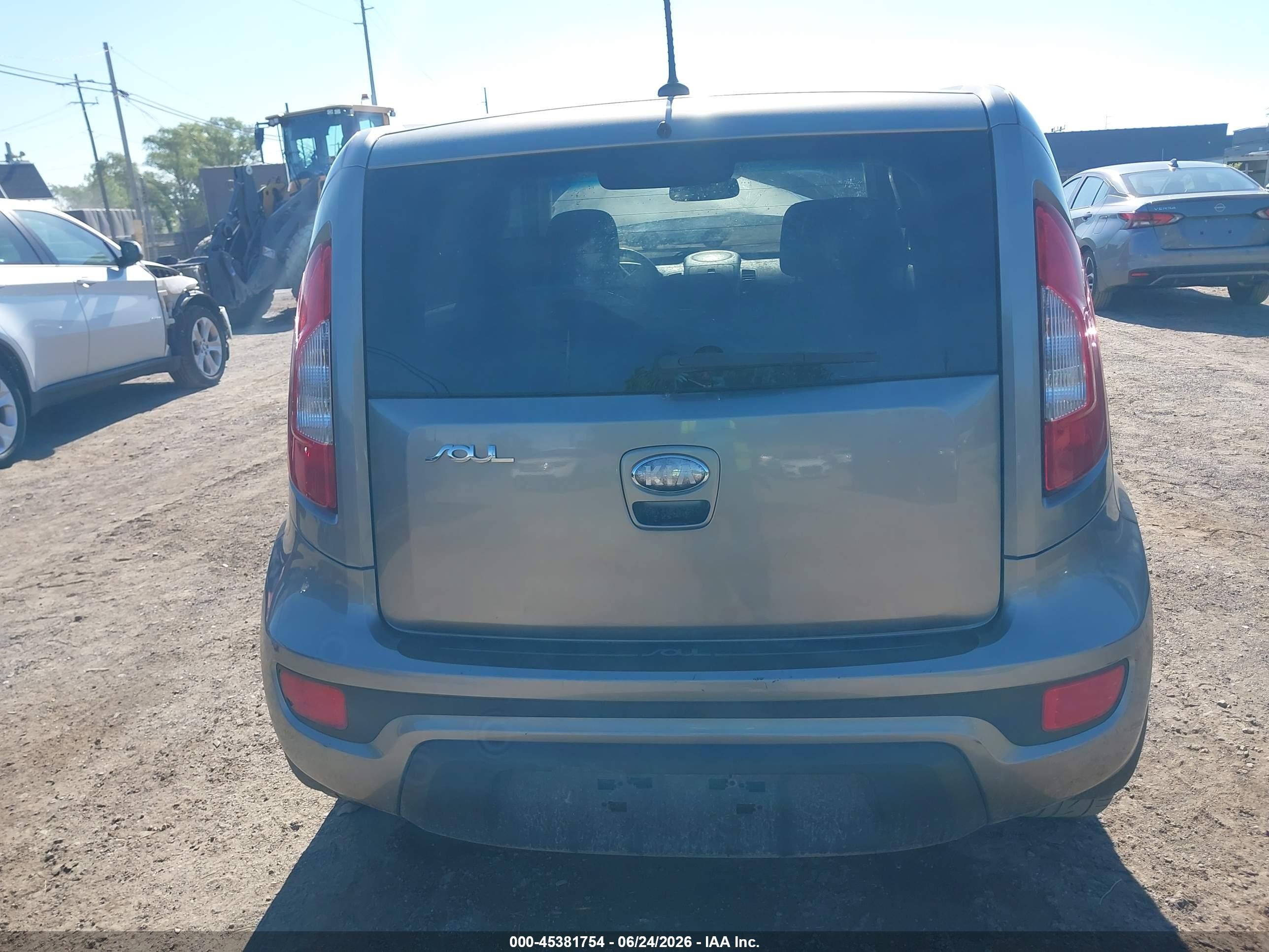 2013 Kia Soul + Gray vin: KNDJT2A66D7606040