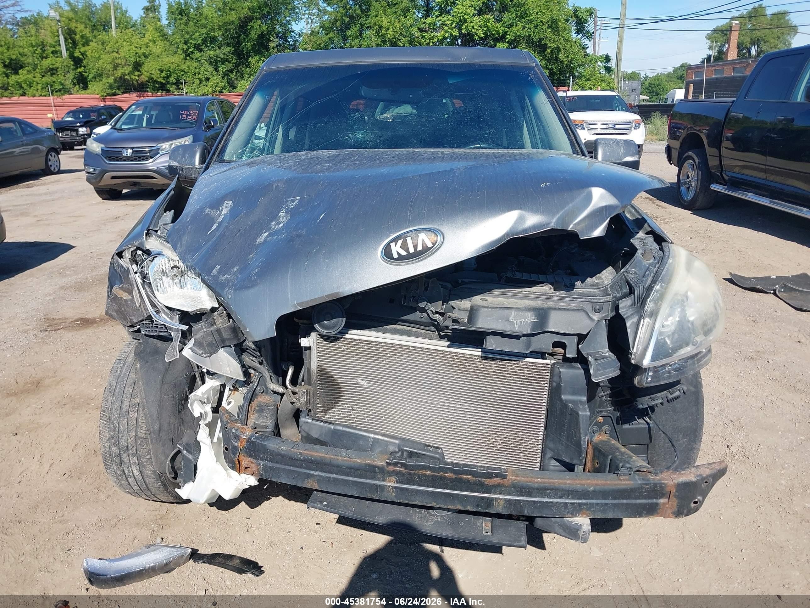 2013 Kia Soul + Gray vin: KNDJT2A66D7606040