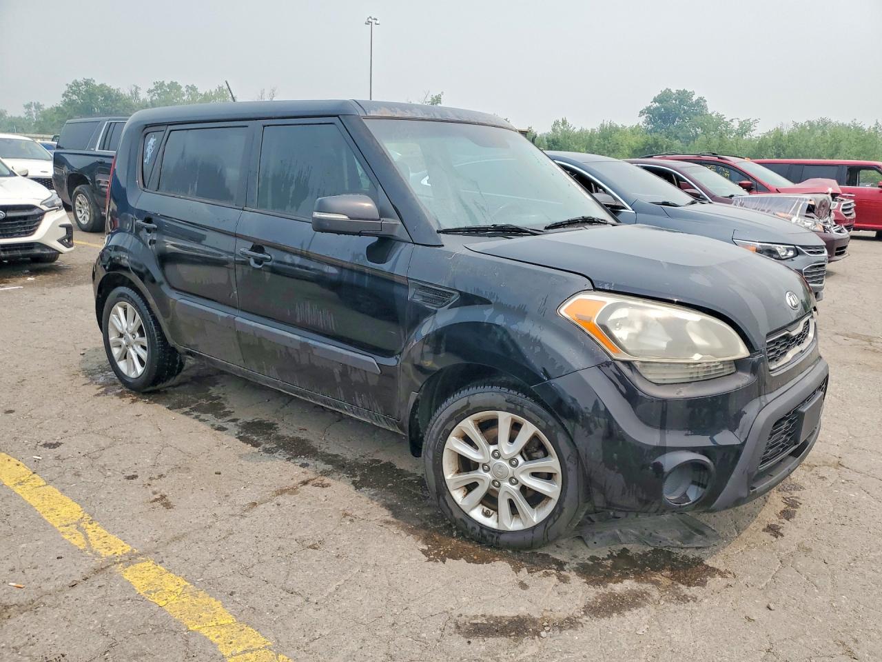 2013 Kia Soul + Black vin: KNDJT2A66D7632914