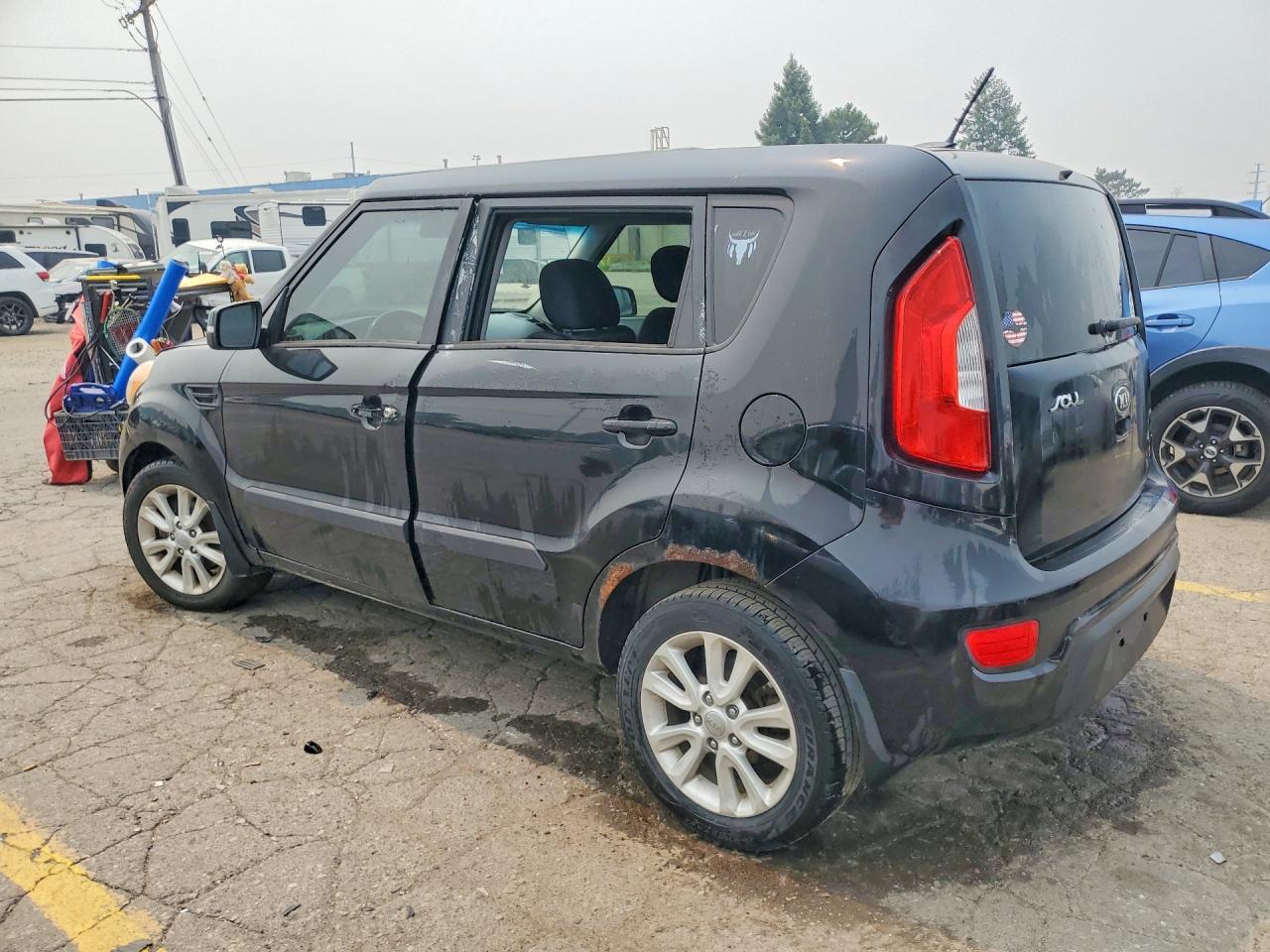 2013 Kia Soul + Black vin: KNDJT2A66D7632914