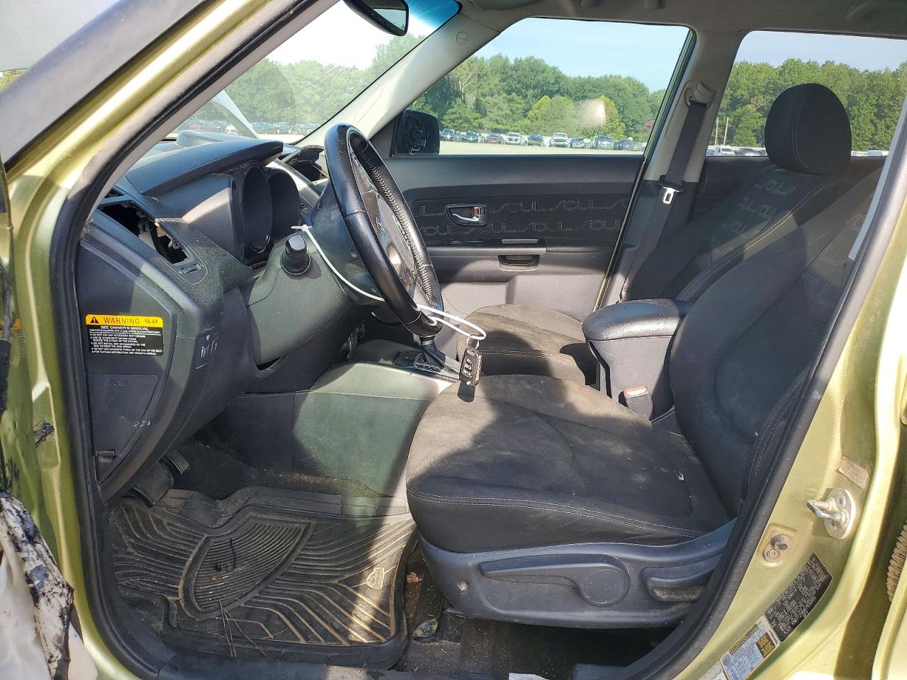 2013 Kia Soul + Green vin: KNDJT2A66D7632959