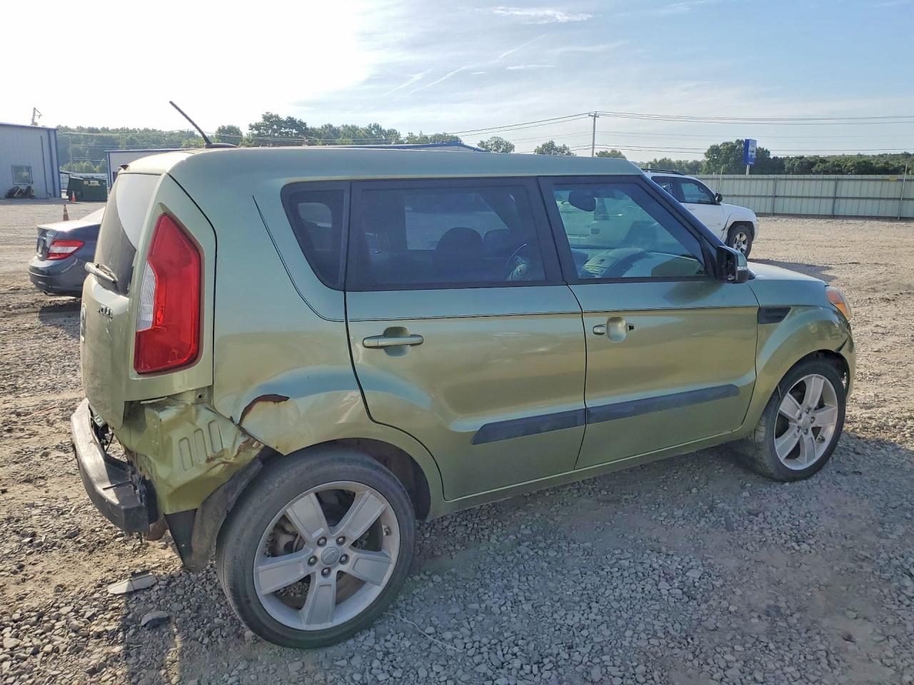 2013 Kia Soul + Green vin: KNDJT2A66D7632959