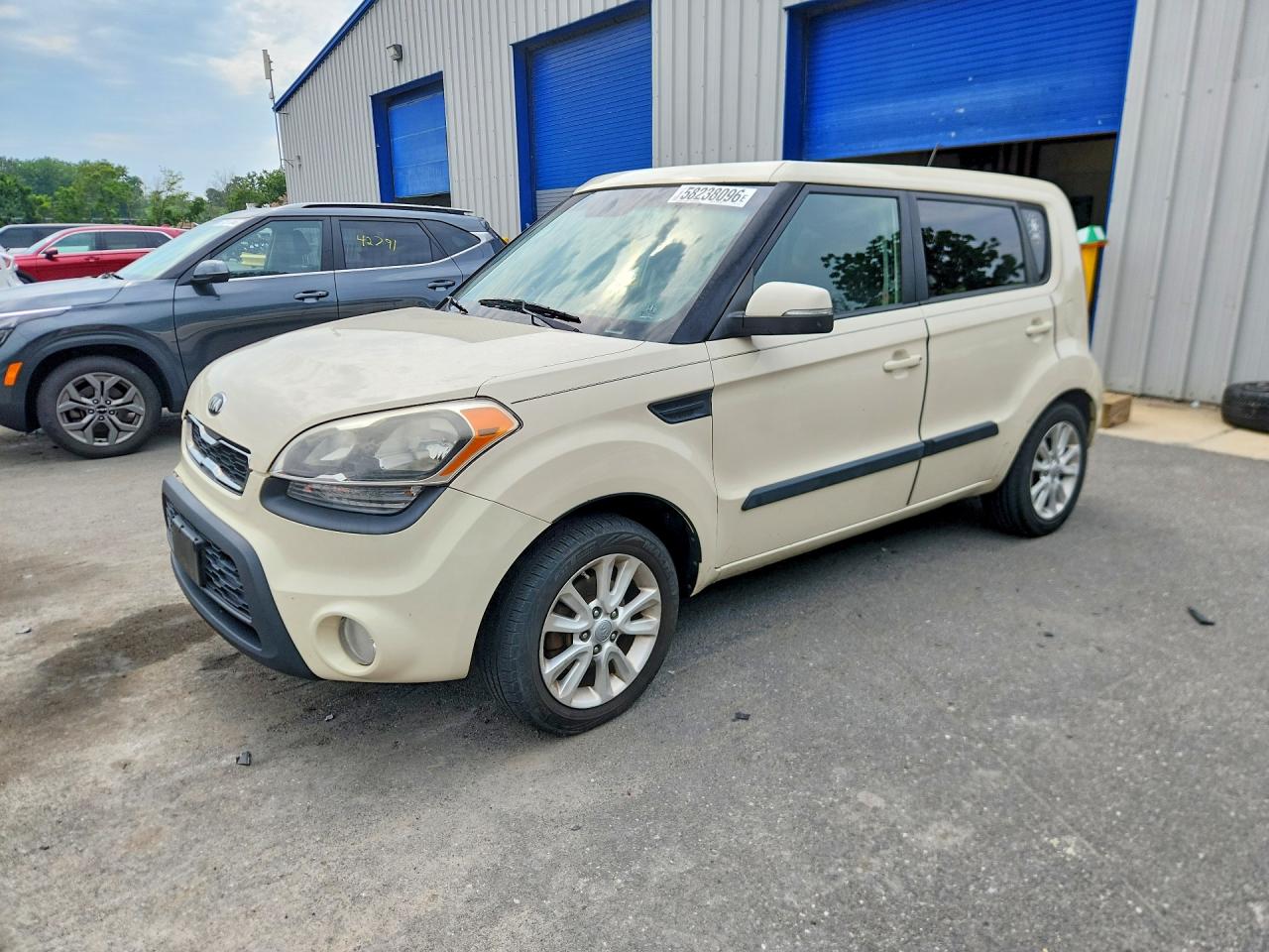 2013 Kia Soul + Кремовый vin: KNDJT2A66D7775474