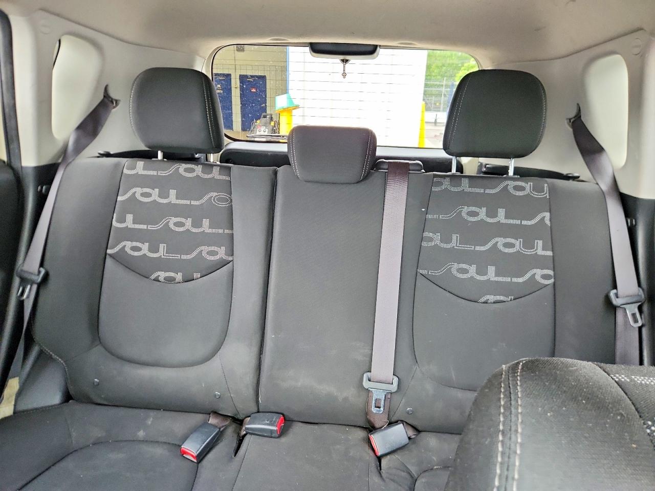 2013 Kia Soul + Кремовый vin: KNDJT2A66D7775474