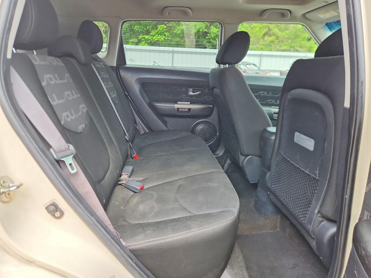 2013 Kia Soul + Кремовый vin: KNDJT2A66D7775474