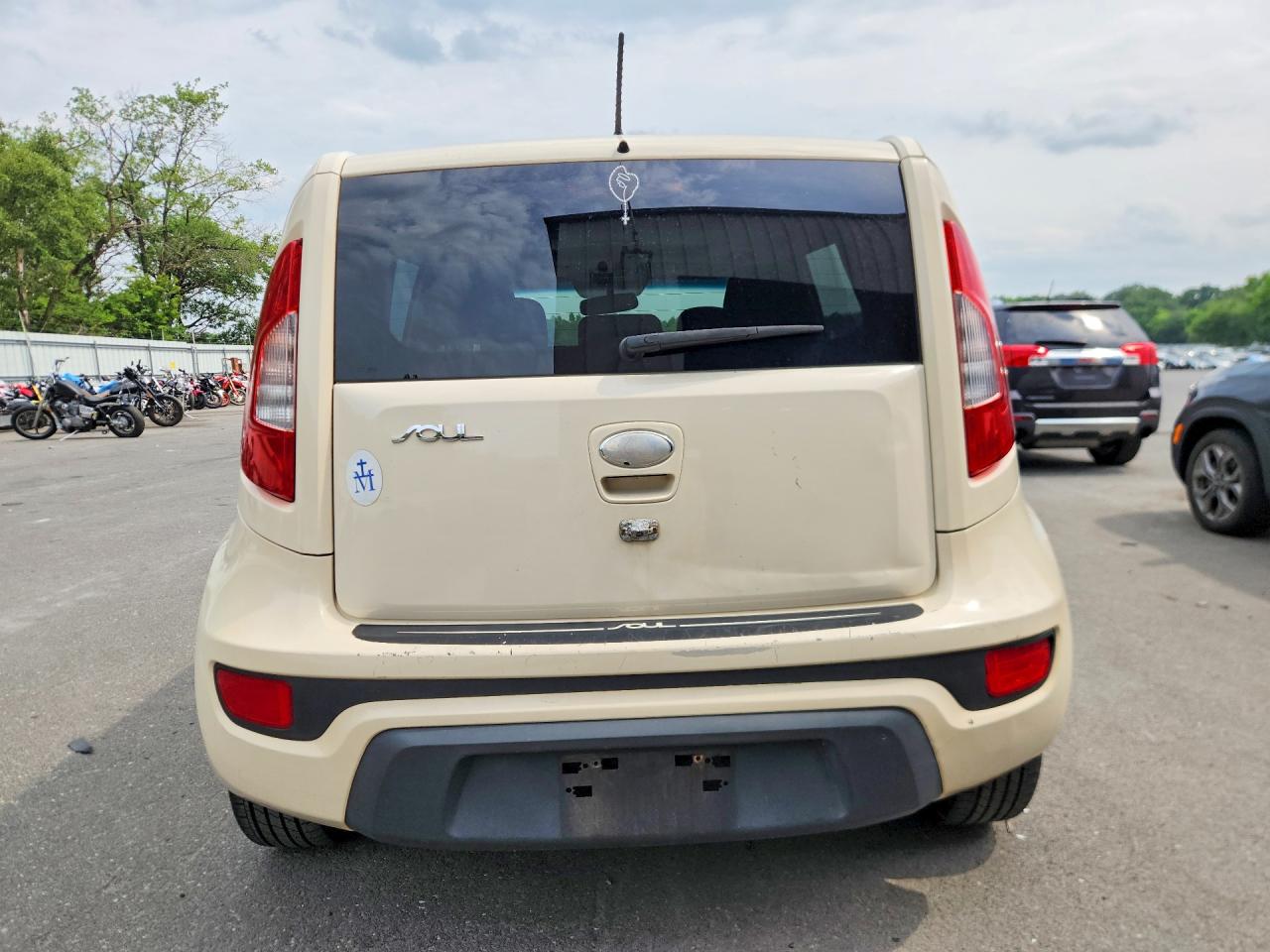 2013 Kia Soul + Кремовый vin: KNDJT2A66D7775474