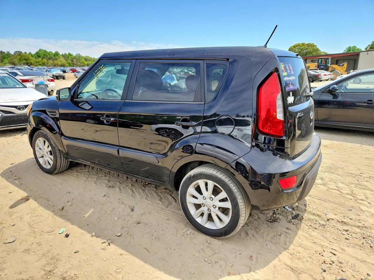 2012 Kia Soul + Black vin: KNDJT2A67C7379441
