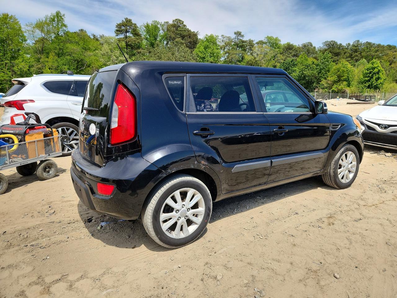 2012 Kia Soul + Black vin: KNDJT2A67C7379441