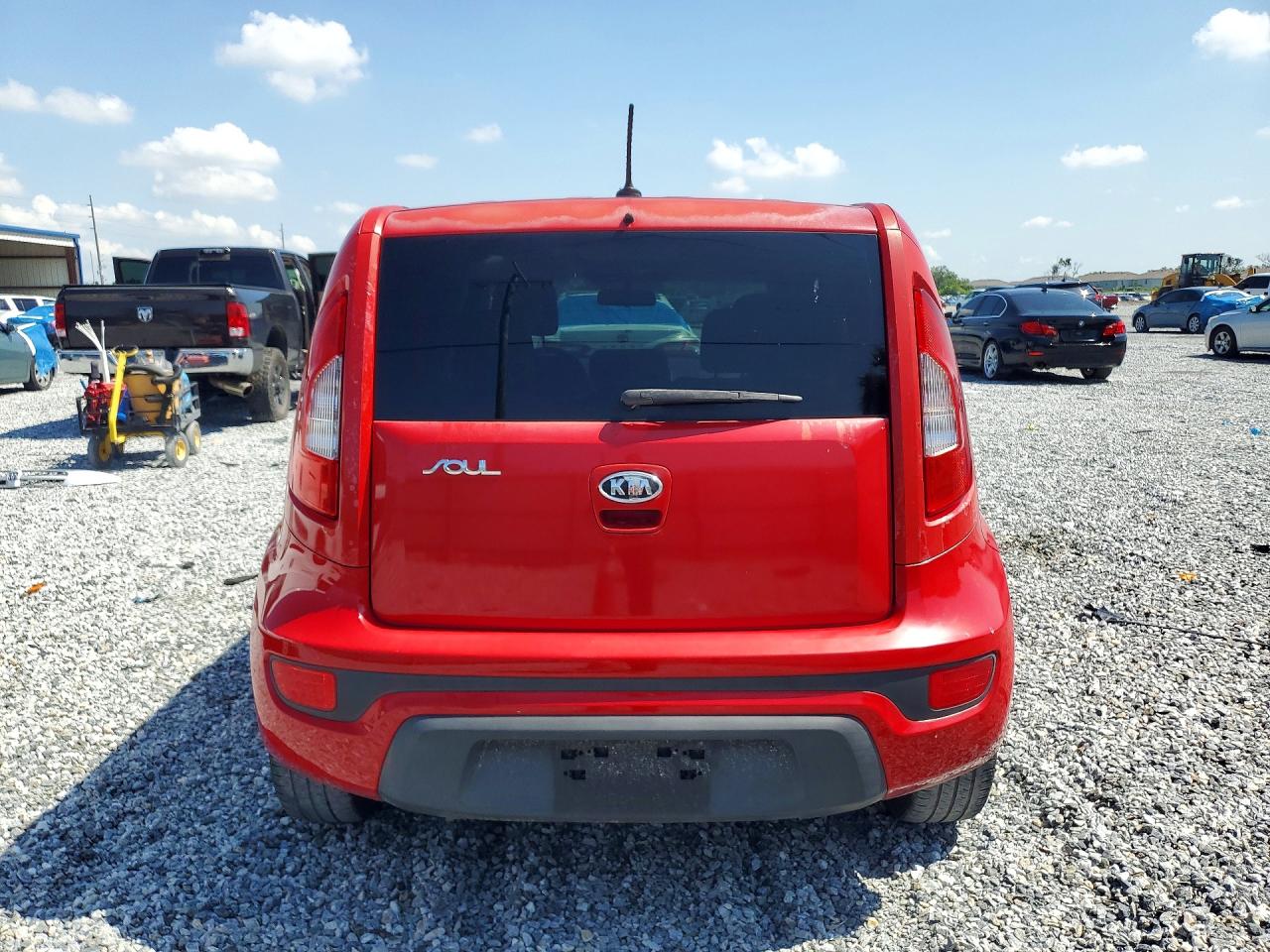 2012 Kia Soul + Red vin: KNDJT2A67C7384042