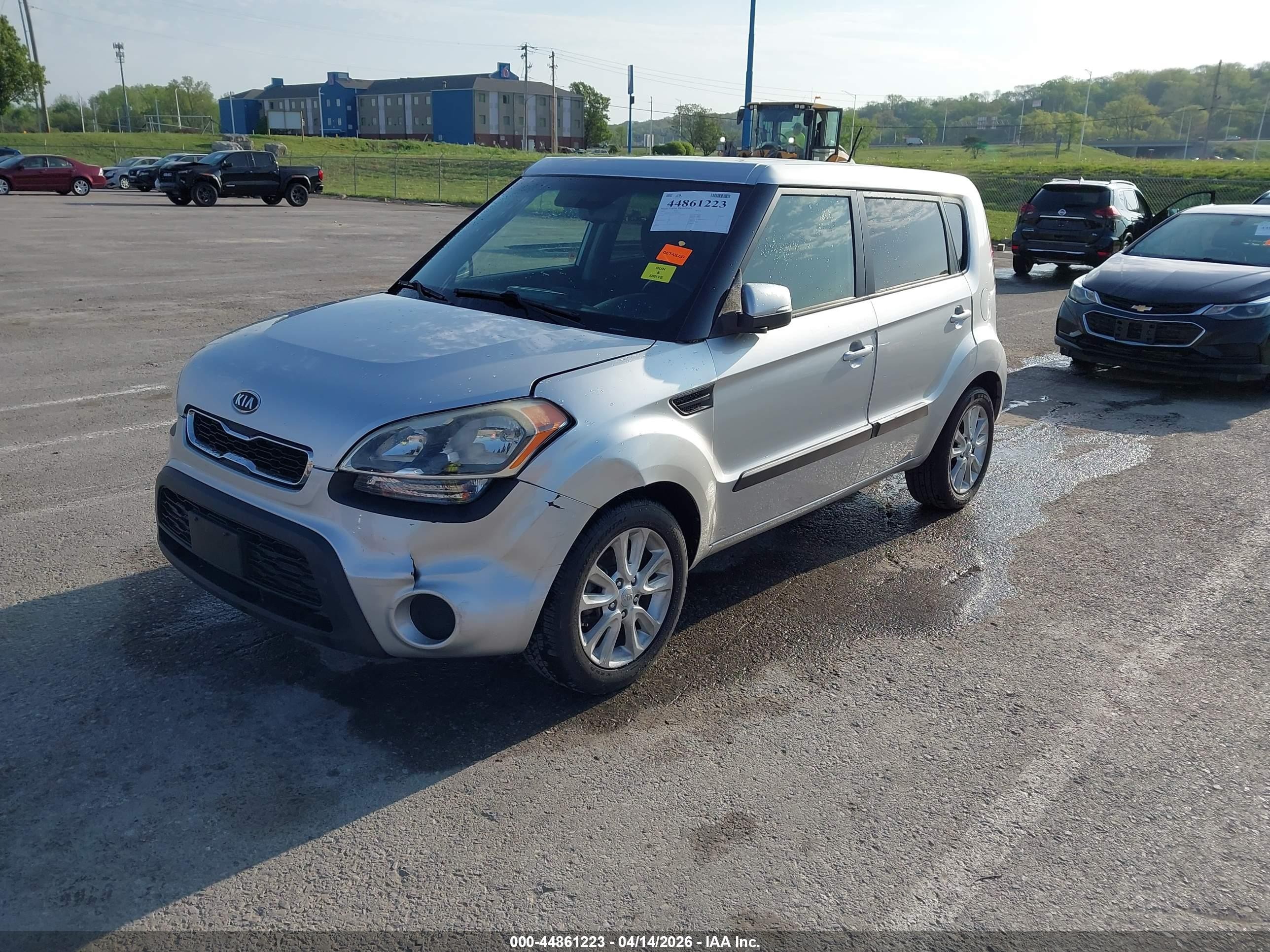 2012 Kia Soul + Silver vin: KNDJT2A67C7401356