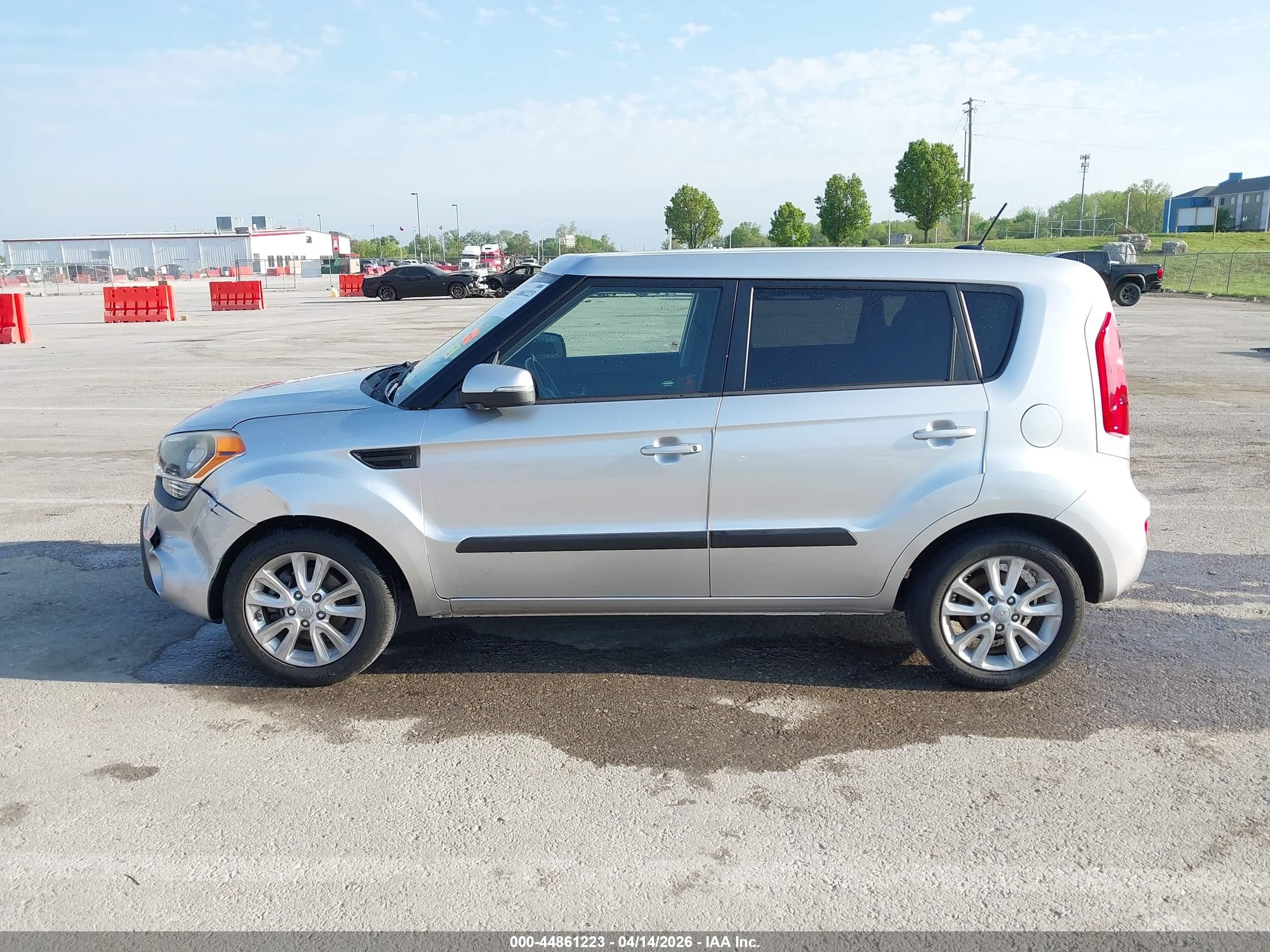 2012 Kia Soul + Silver vin: KNDJT2A67C7401356