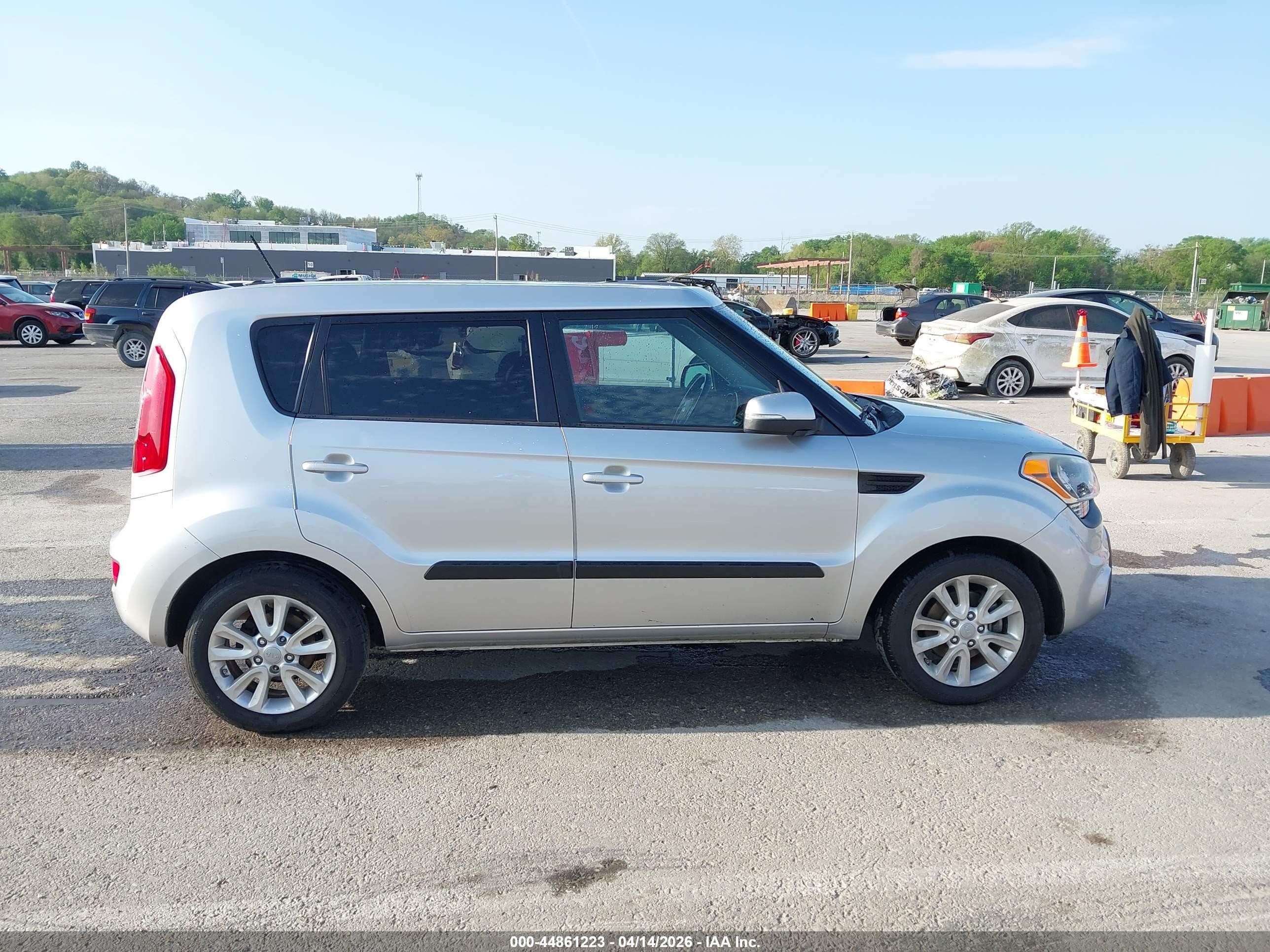 2012 Kia Soul + Silver vin: KNDJT2A67C7401356