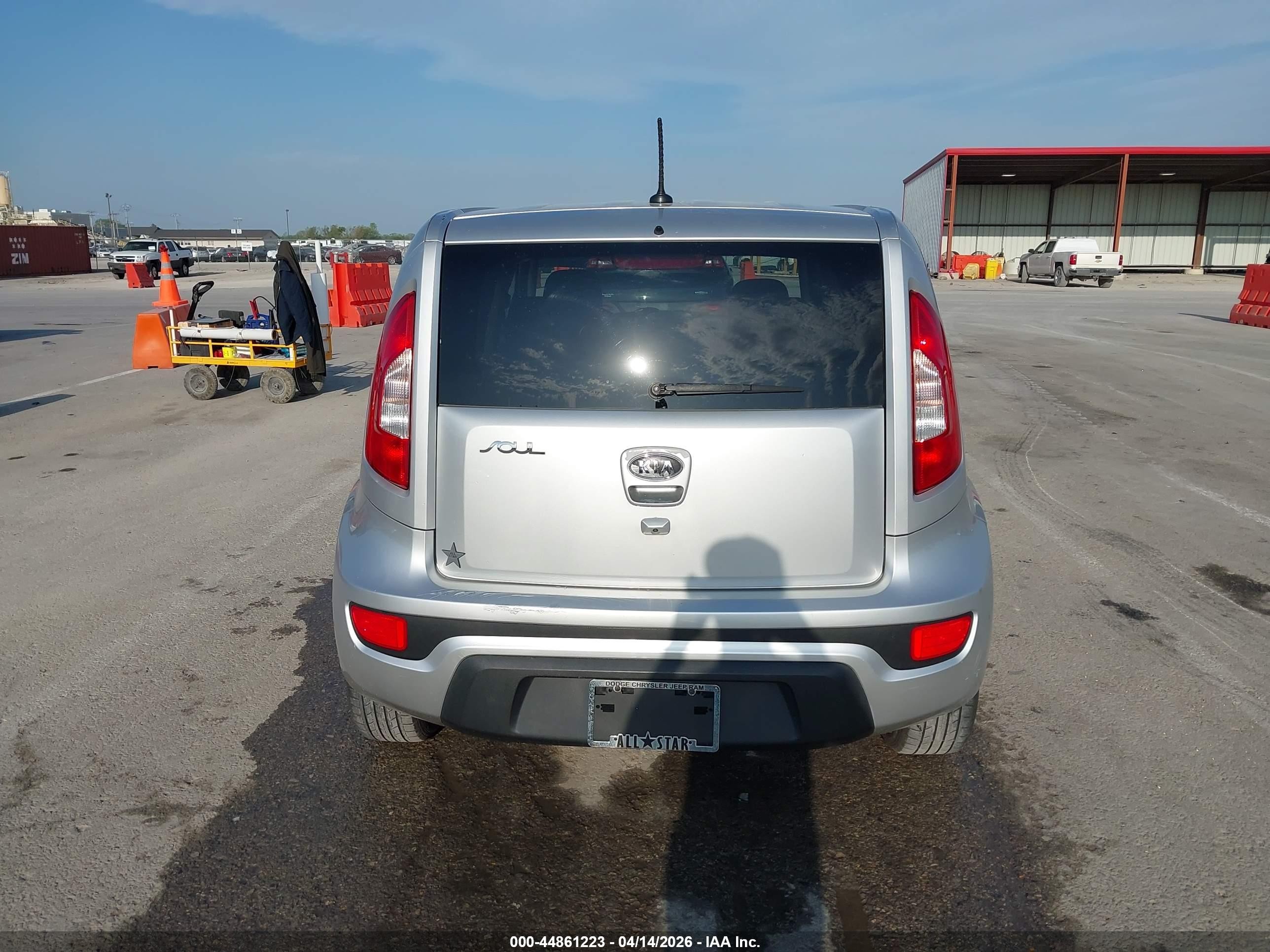 2012 Kia Soul + Silver vin: KNDJT2A67C7401356