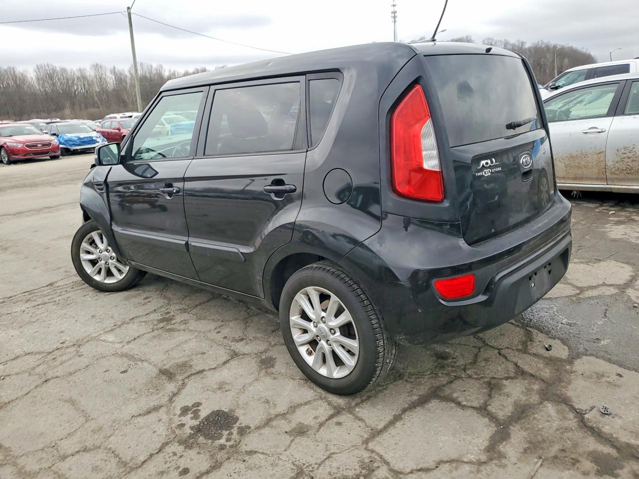 2012 Kia Soul + Black vin: KNDJT2A67C7455238