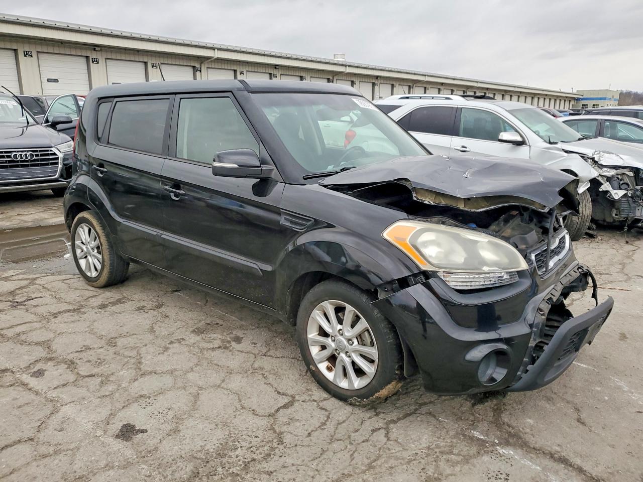 2012 Kia Soul + Black vin: KNDJT2A67C7455238