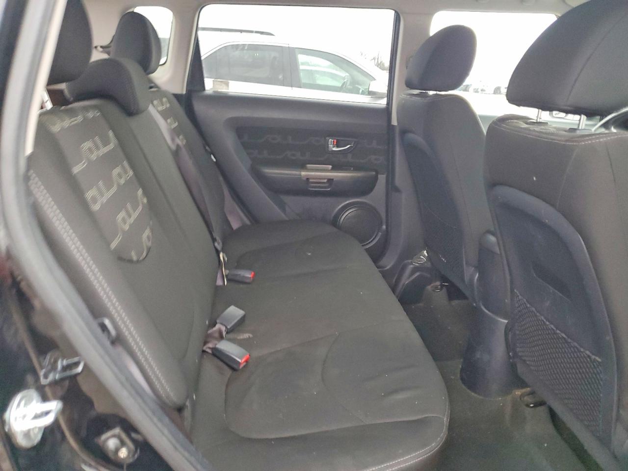 2012 Kia Soul + Black vin: KNDJT2A67C7455238