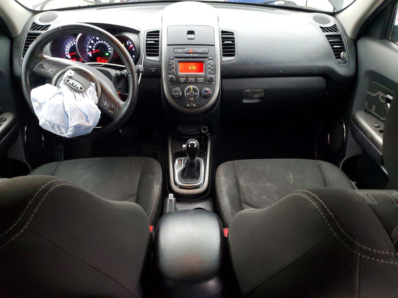 2012 Kia Soul + Black vin: KNDJT2A67C7455238