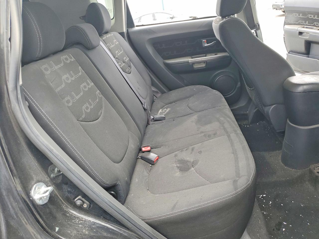 2012 Kia Soul + Black vin: KNDJT2A67C7460570