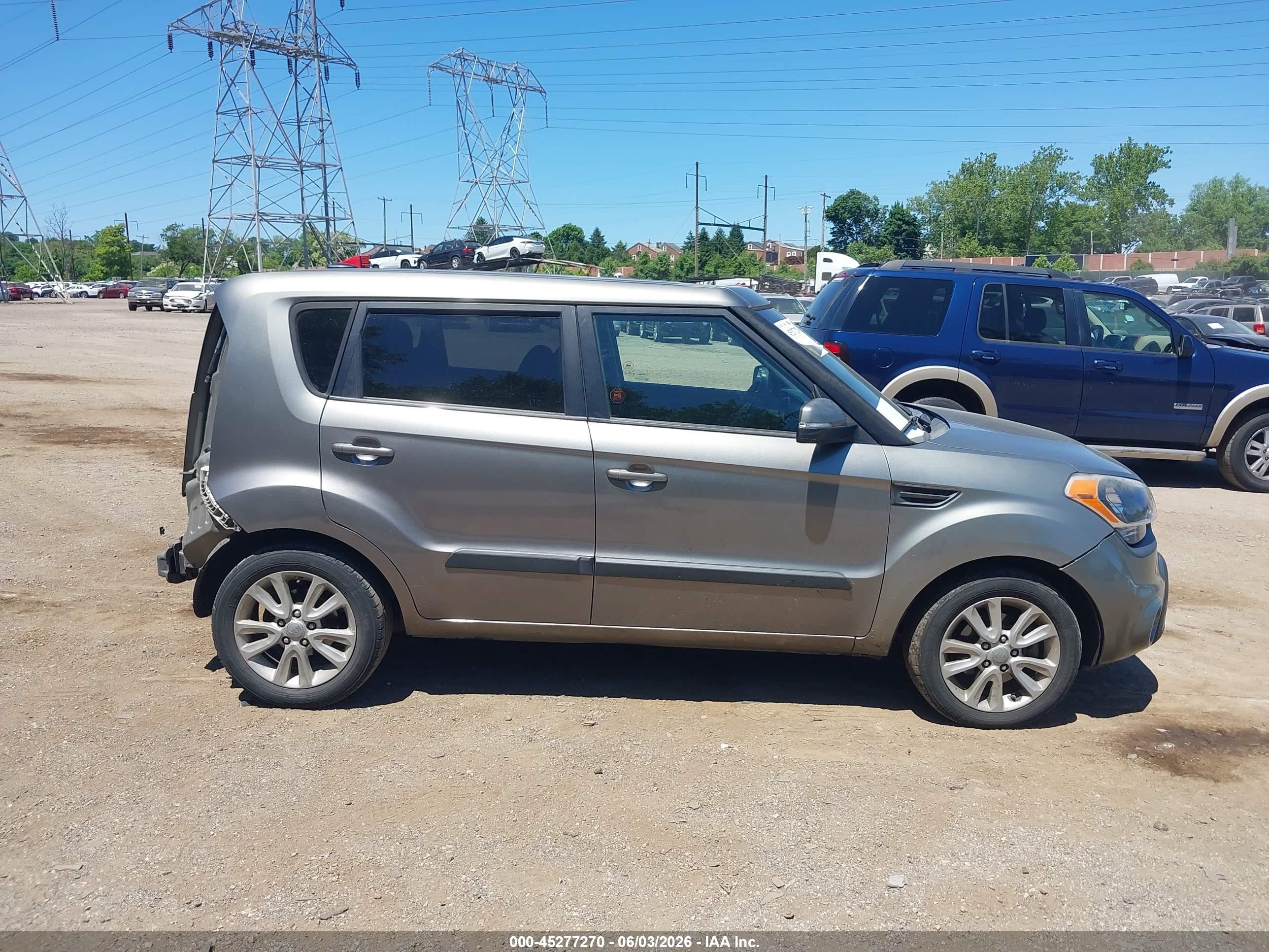 2012 Kia Soul + Gray vin: KNDJT2A67C7464148