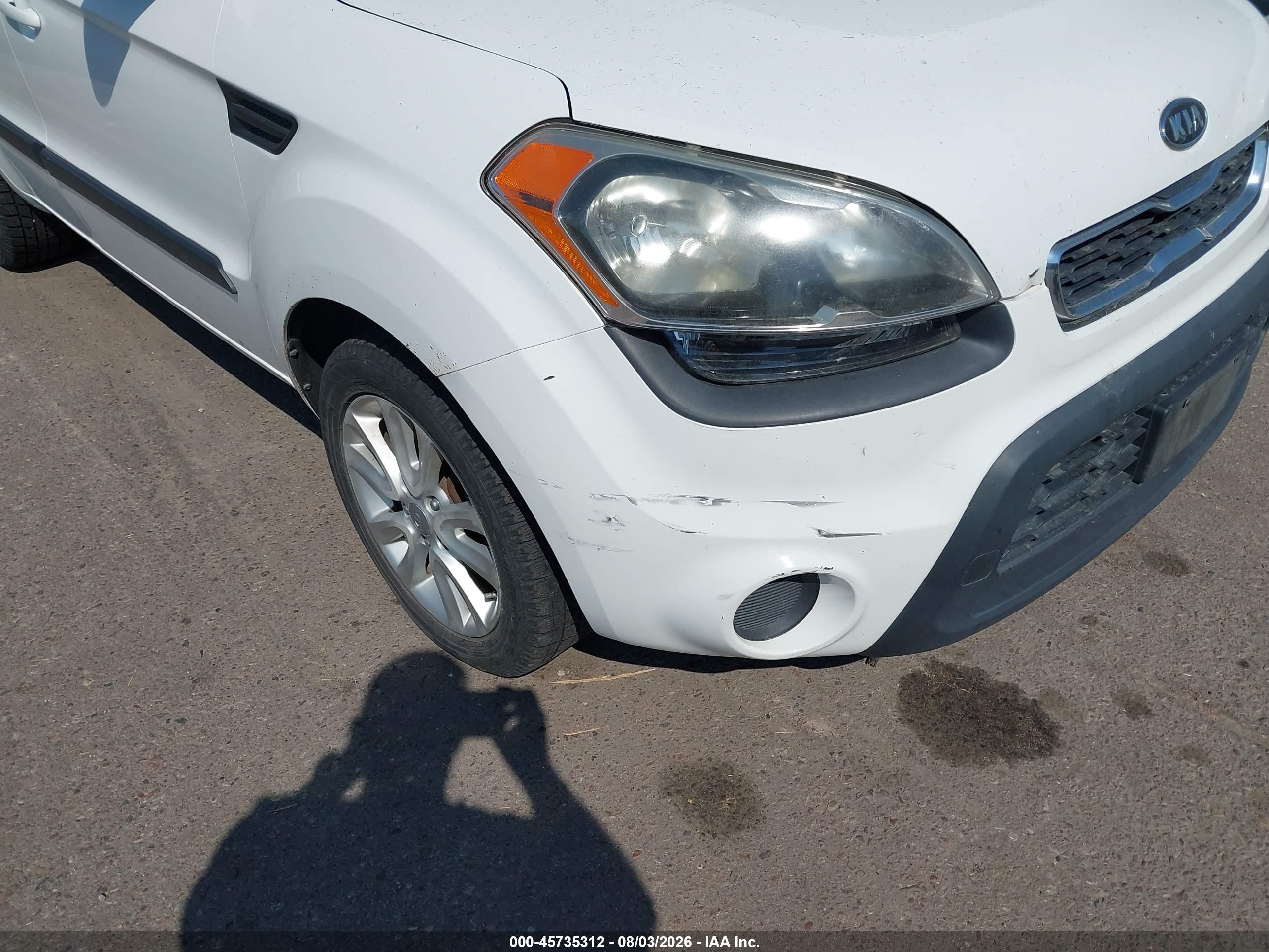 2012 Kia Soul + White vin: KNDJT2A67C7465378