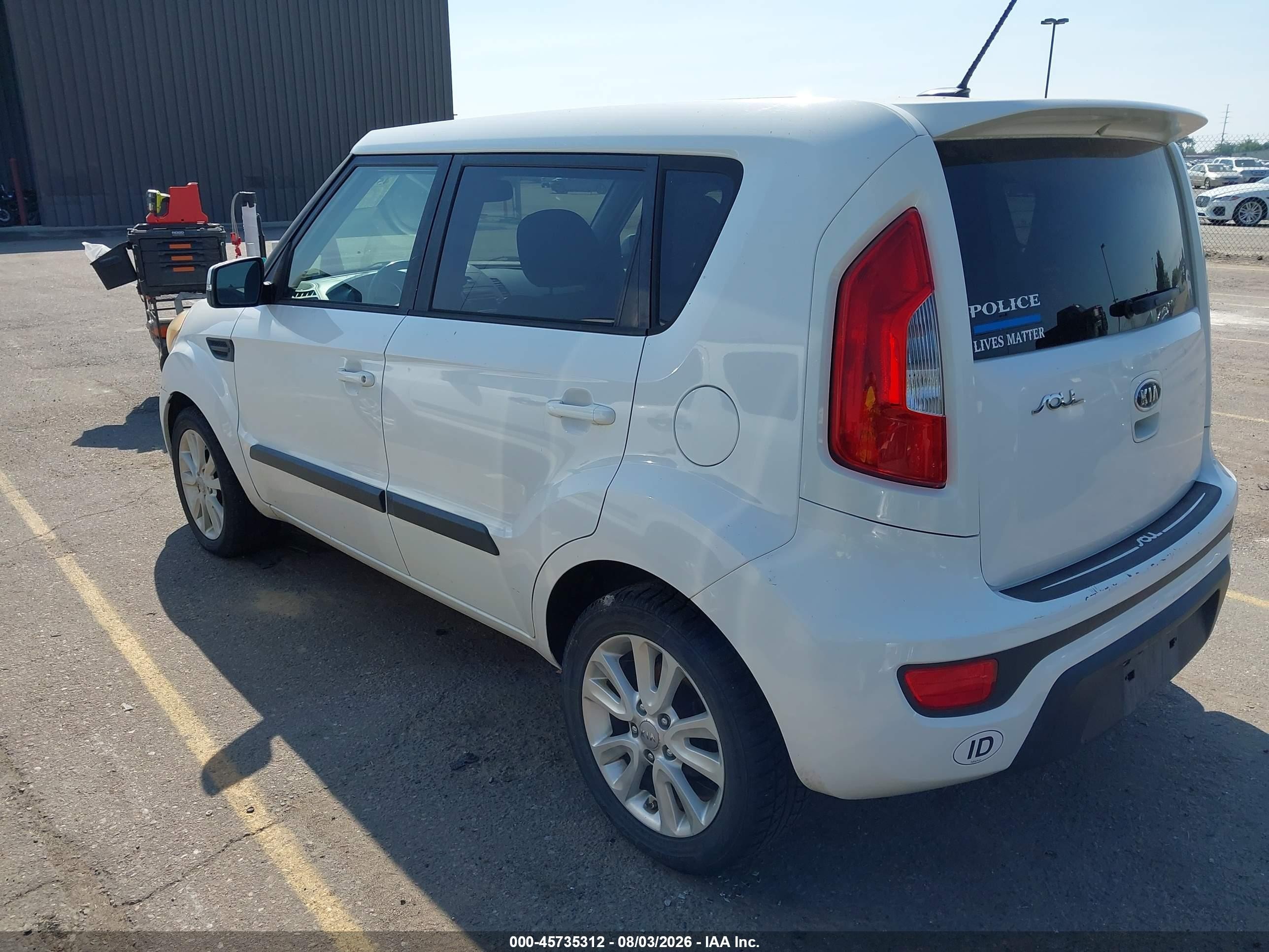 2012 Kia Soul + White vin: KNDJT2A67C7465378