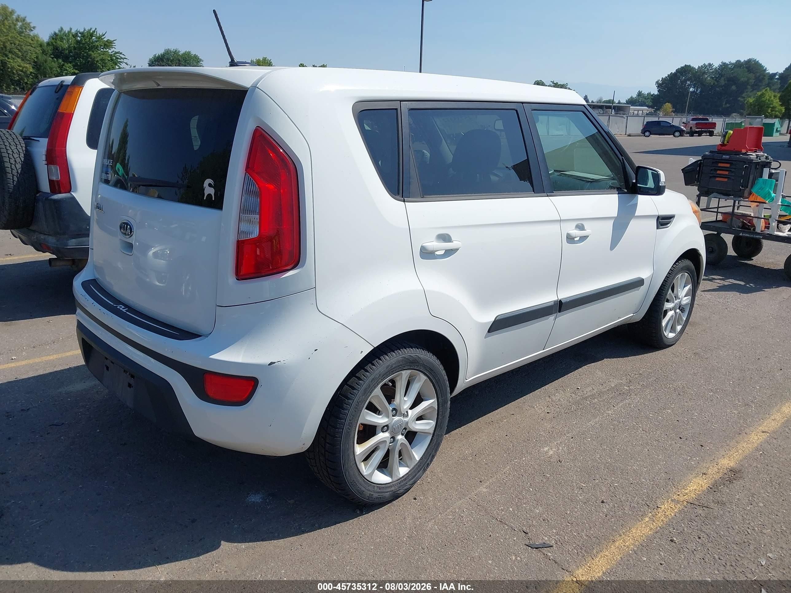 2012 Kia Soul + White vin: KNDJT2A67C7465378
