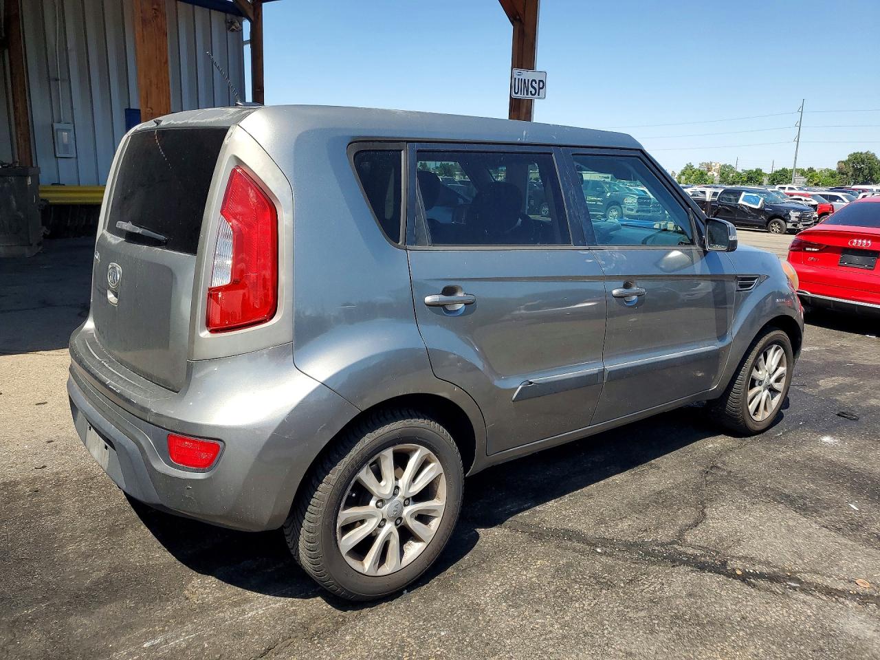 2012 Kia Soul + Серый vin: KNDJT2A67C7481659
