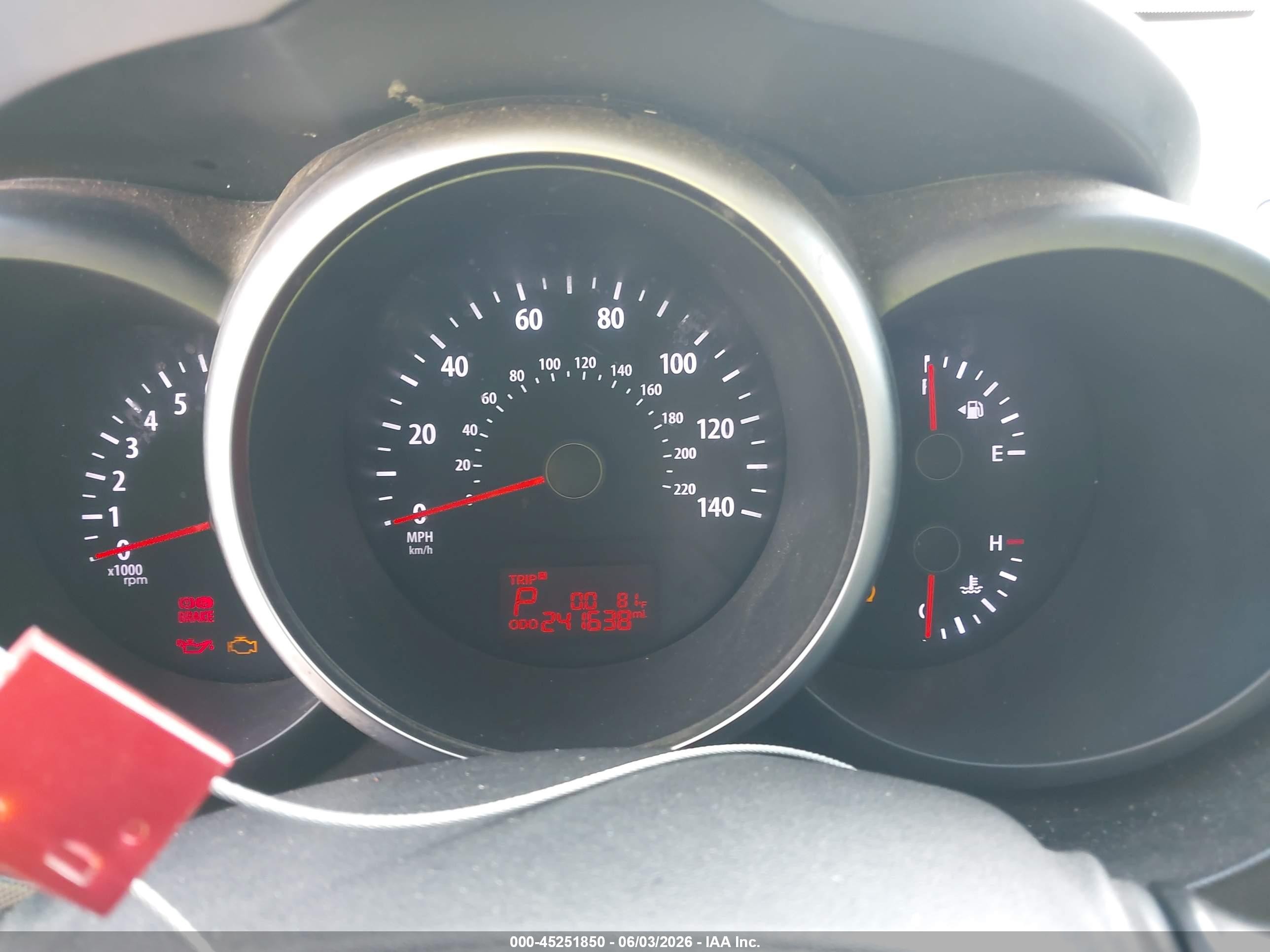 2012 Kia Soul + Black vin: KNDJT2A67C7738805