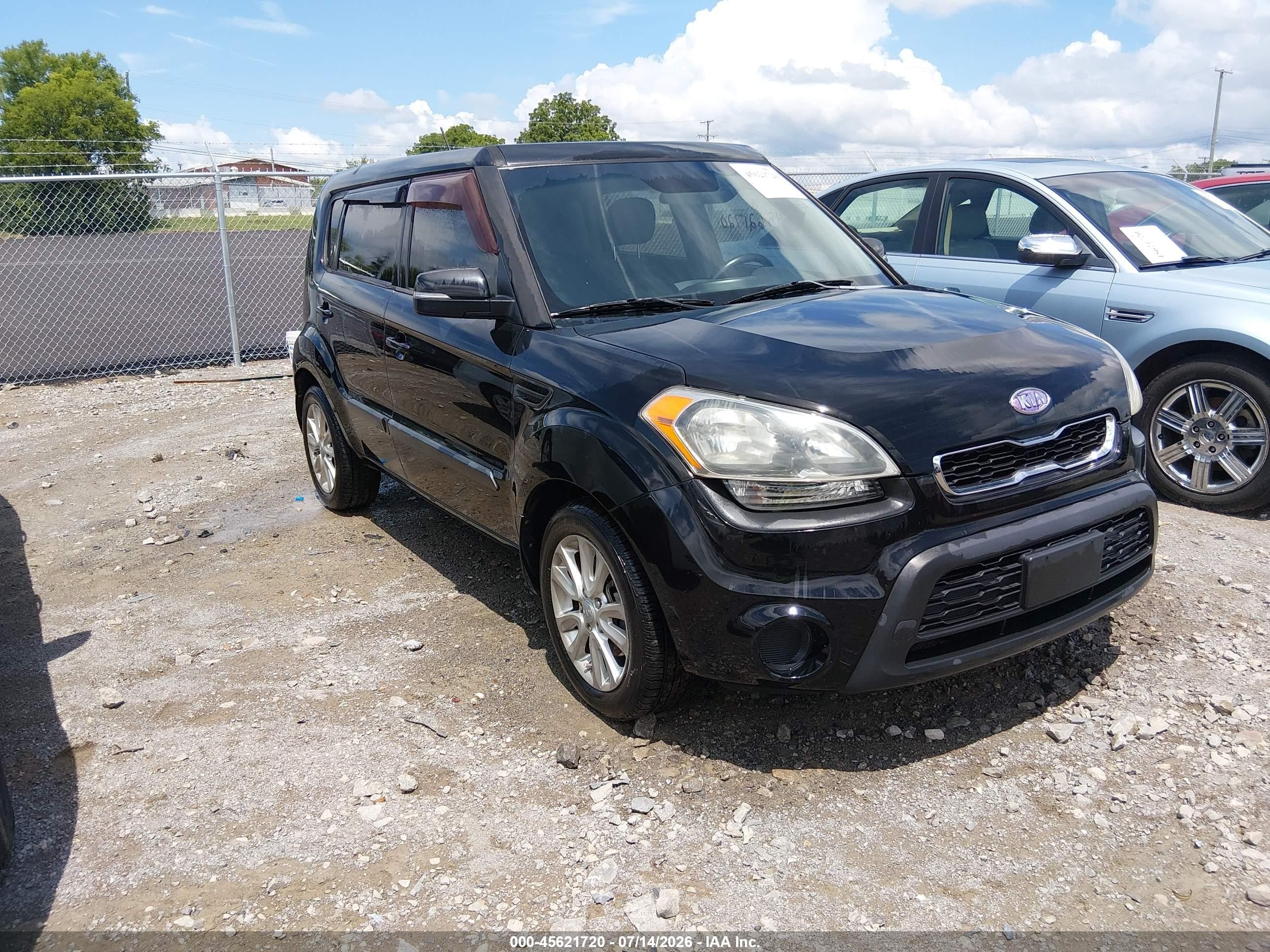2012 Kia Soul + Black vin: KNDJT2A67C7748914