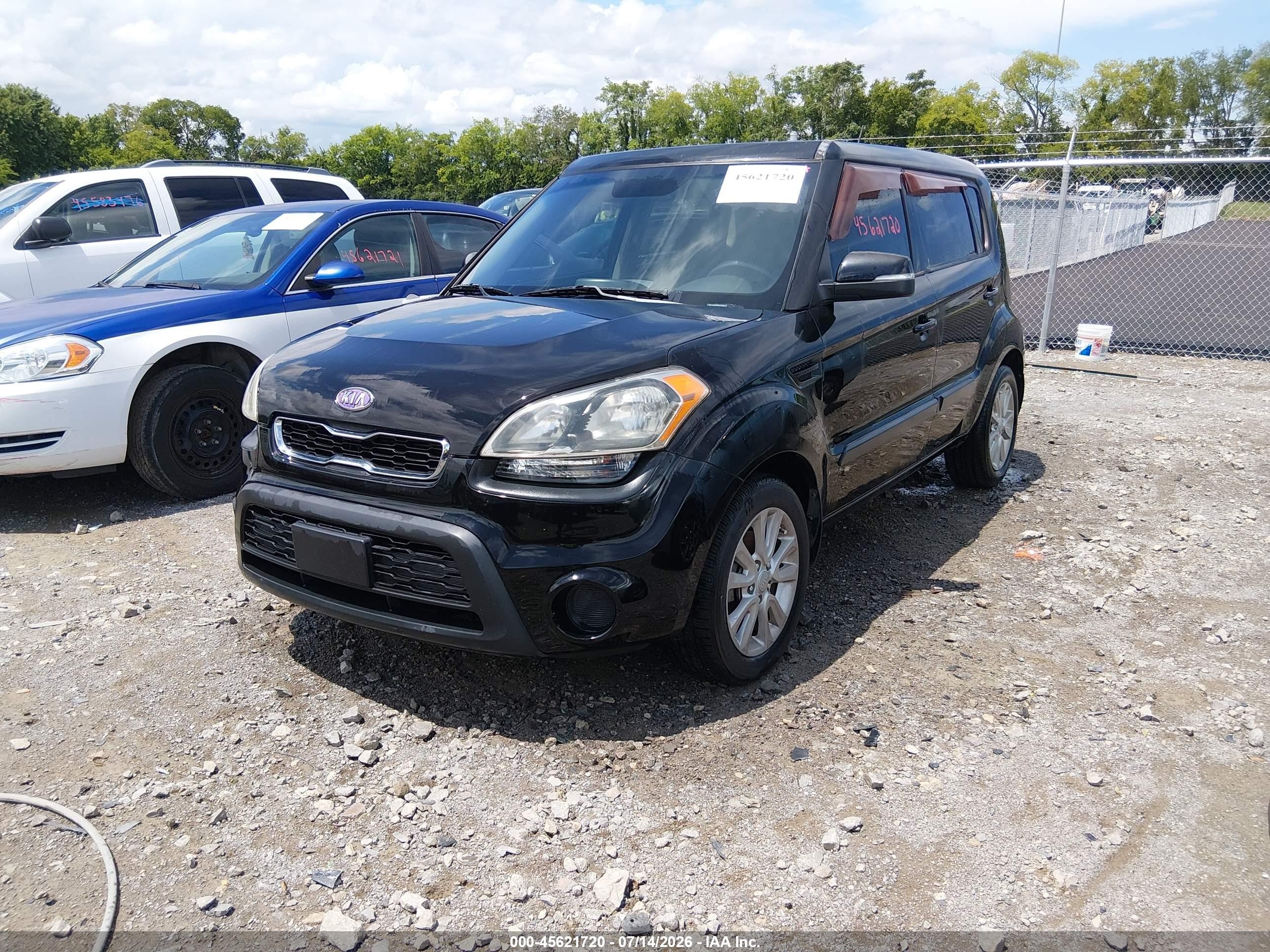 2012 Kia Soul + Black vin: KNDJT2A67C7748914
