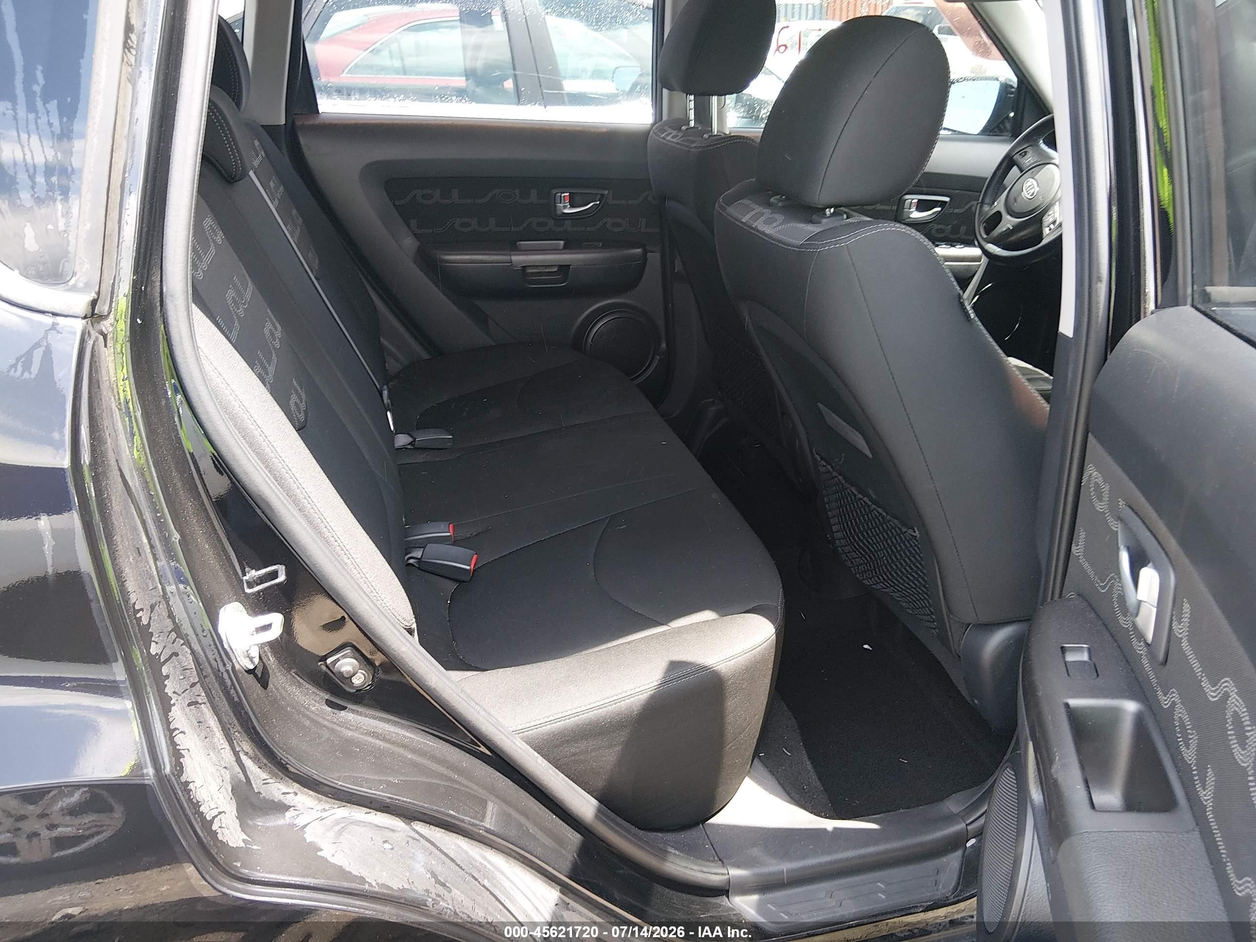 2012 Kia Soul + Black vin: KNDJT2A67C7748914