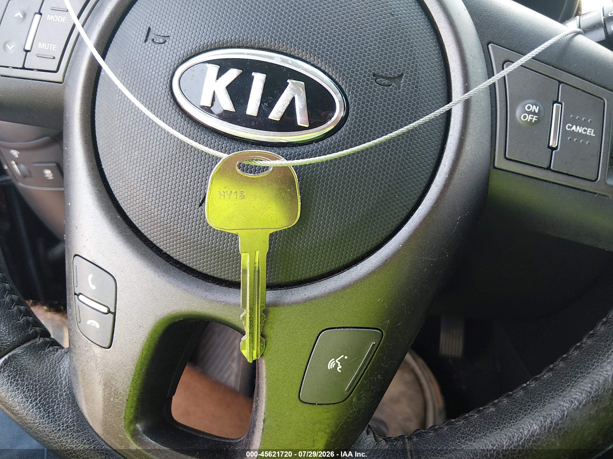 2012 Kia Soul + Black vin: KNDJT2A67C7748914