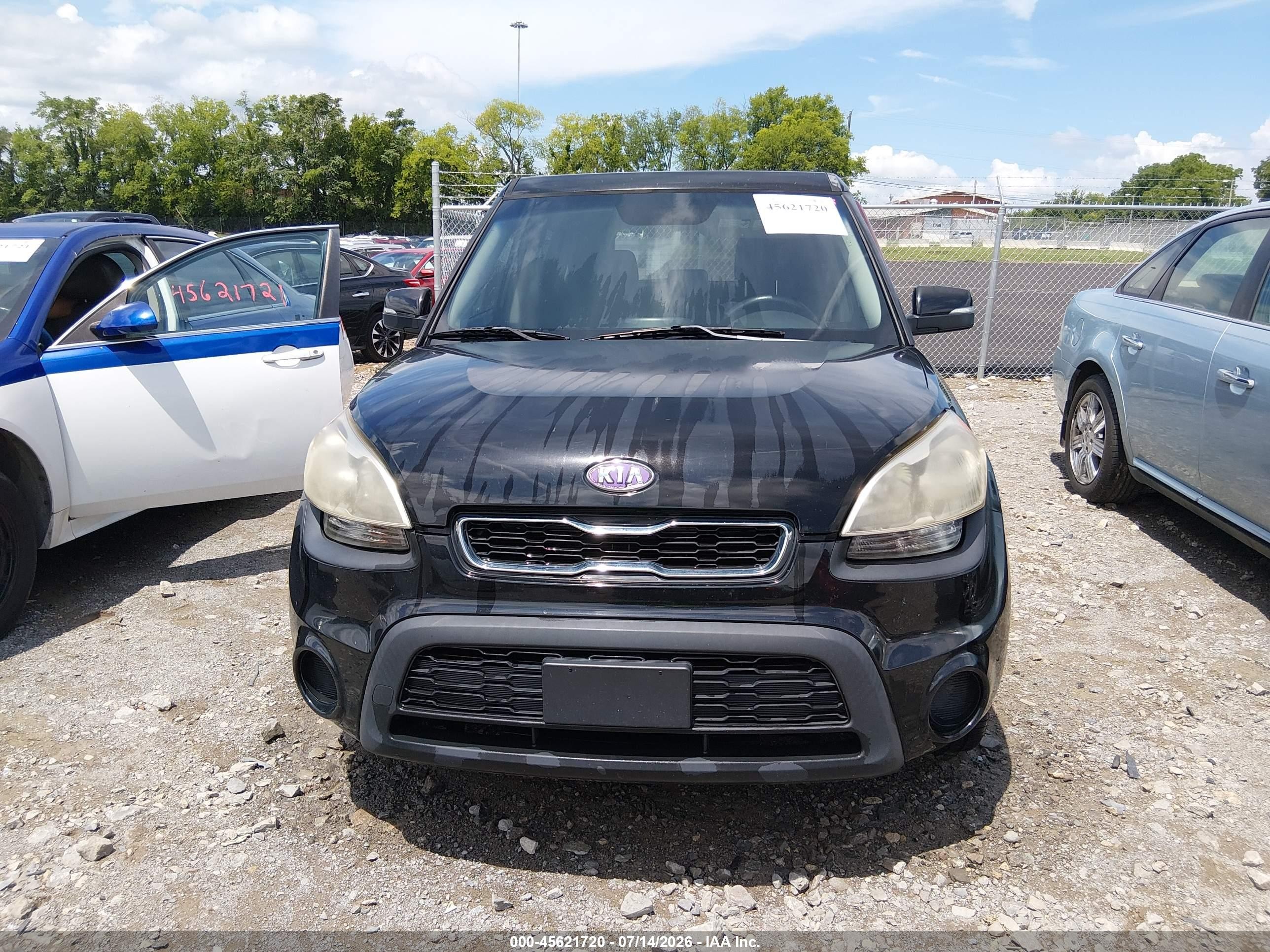 2012 Kia Soul + Black vin: KNDJT2A67C7748914