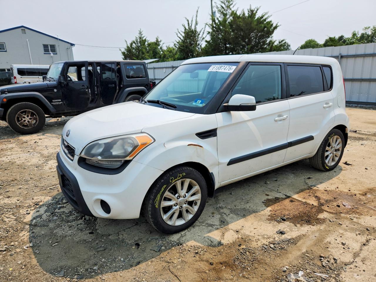2013 Kia Soul + White vin: KNDJT2A67D7501460