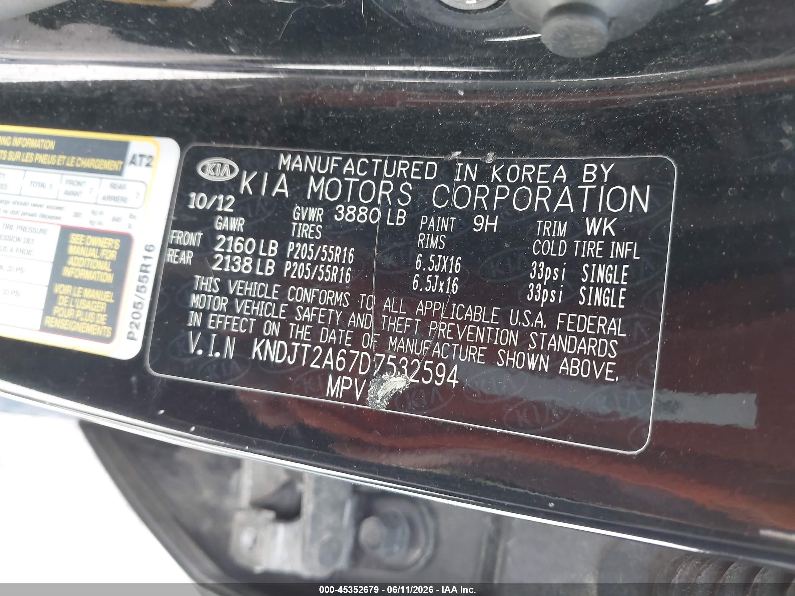 2013 Kia Soul + Black vin: KNDJT2A67D7532594