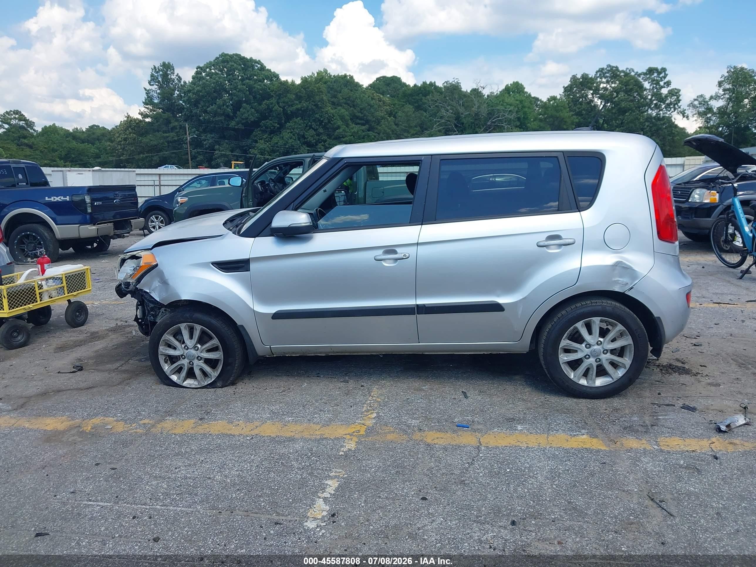 2013 Kia Soul + Silver vin: KNDJT2A67D7534443