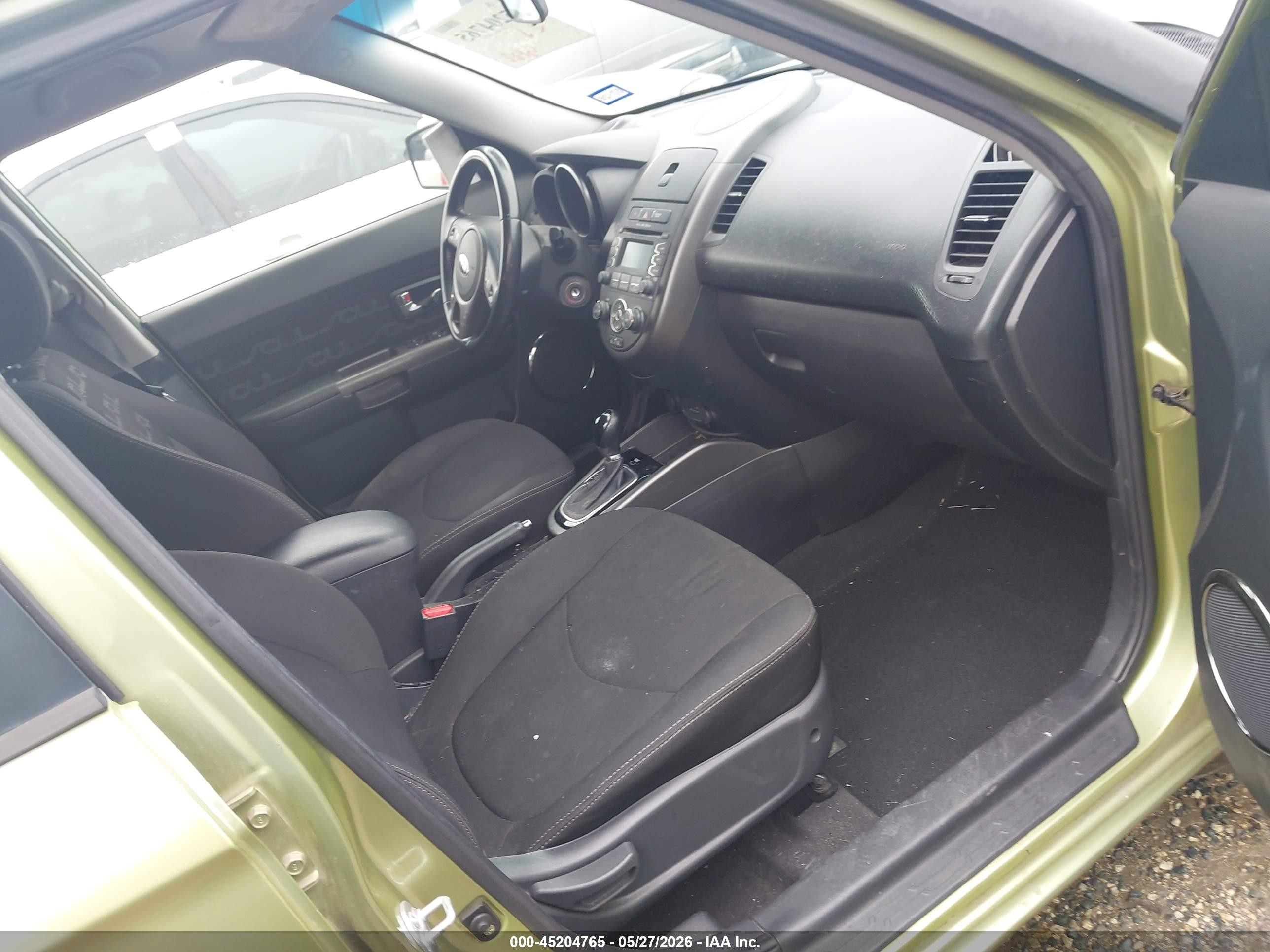 2013 Kia Soul + Green vin: KNDJT2A67D7548844