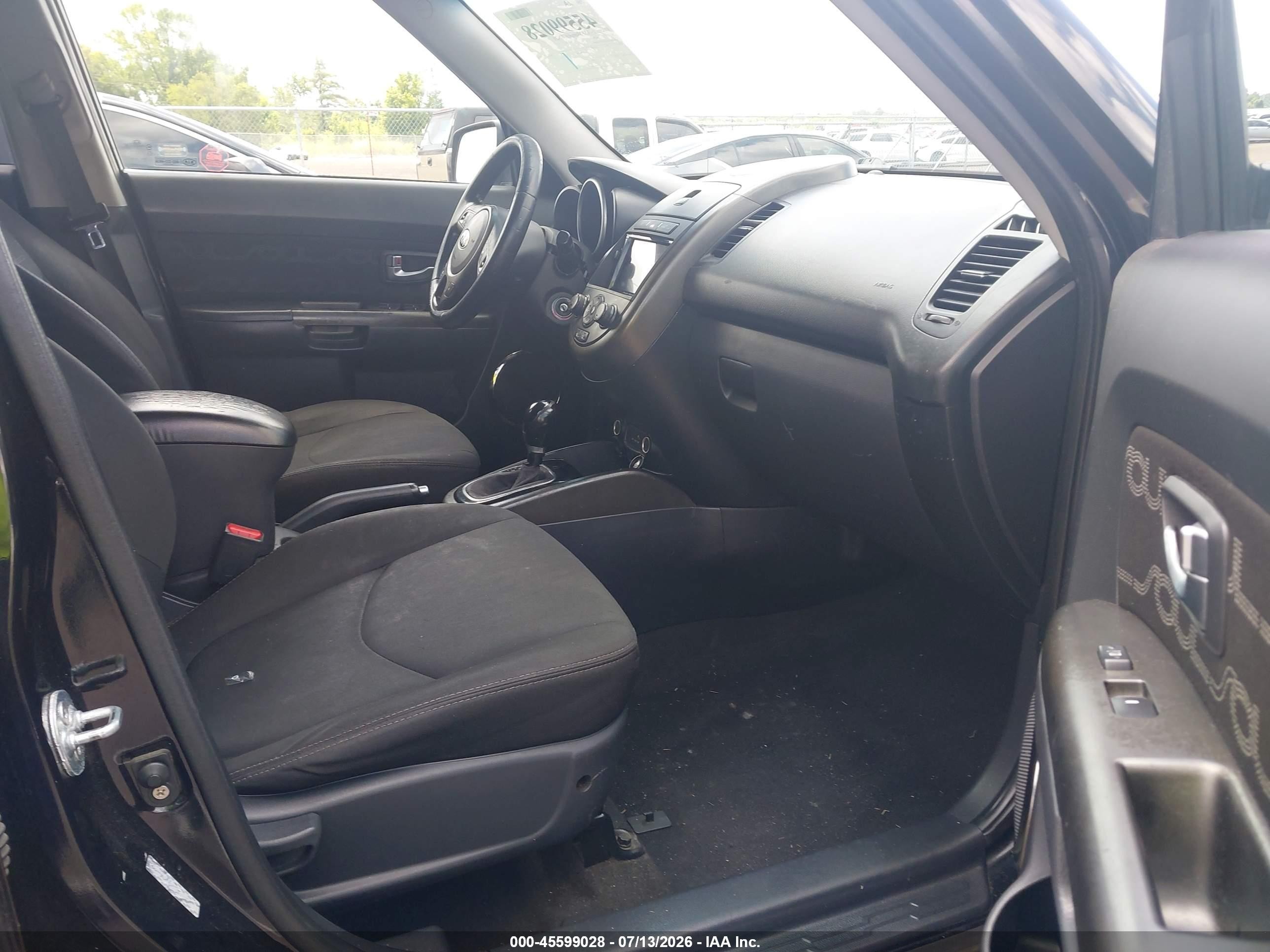 2013 Kia Soul + Black vin: KNDJT2A67D7560900