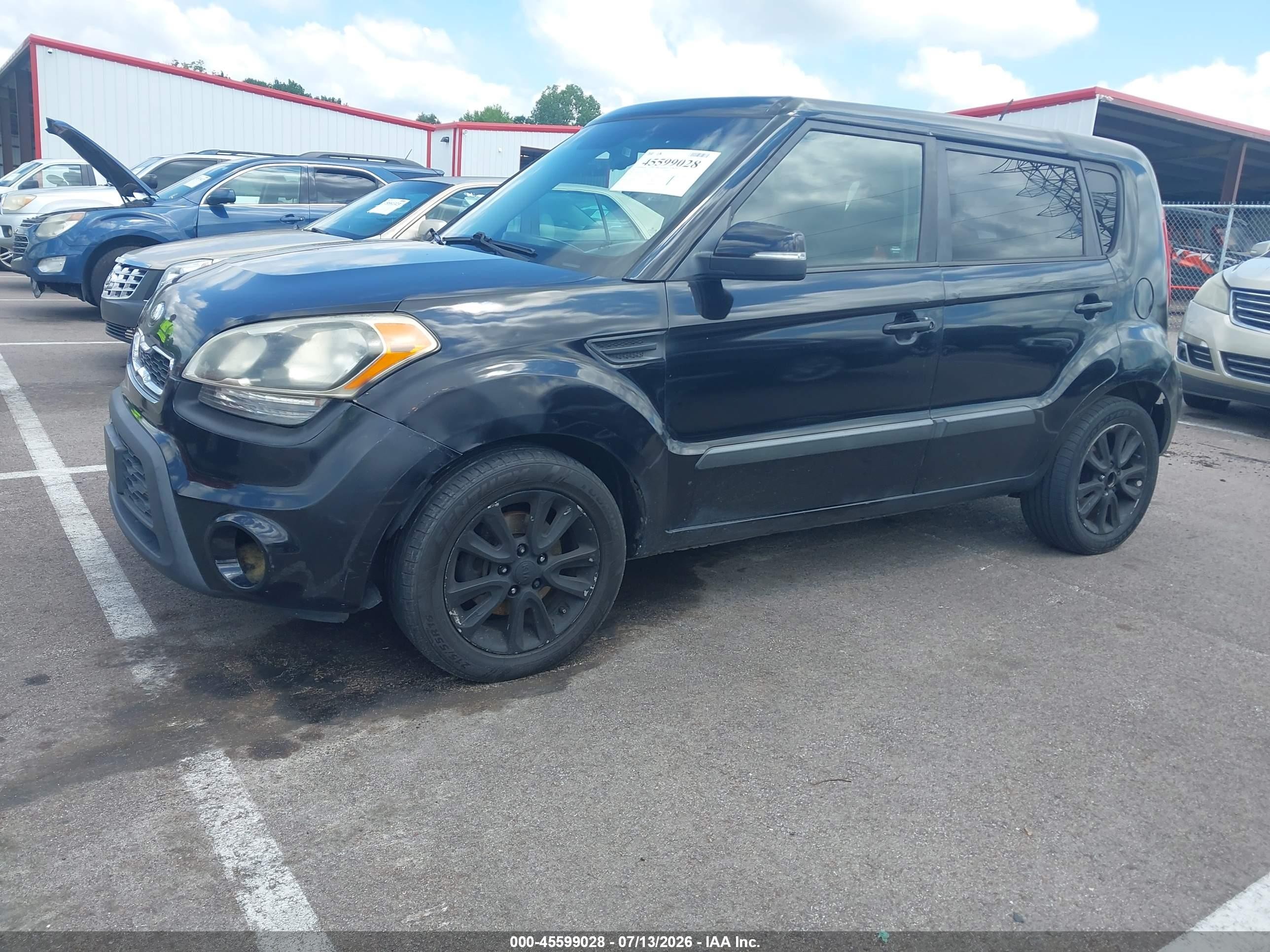 2013 Kia Soul + Black vin: KNDJT2A67D7560900