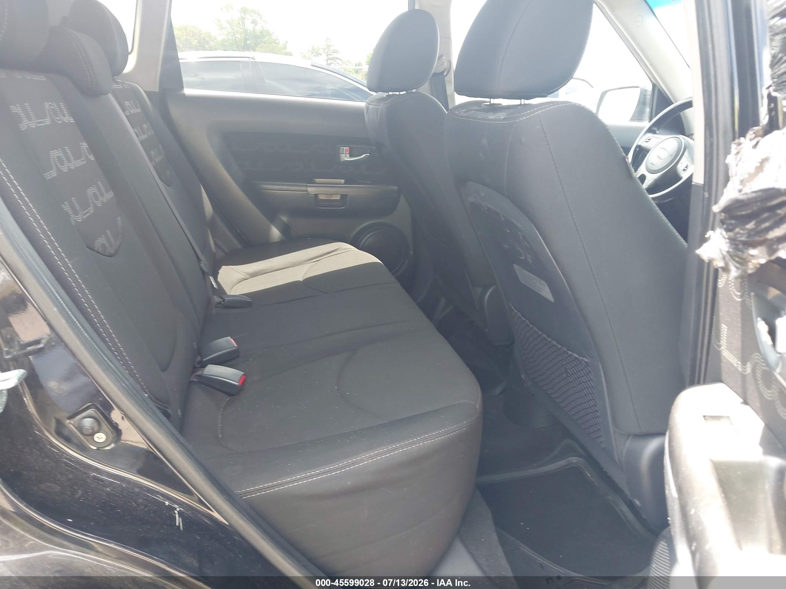 2013 Kia Soul + Black vin: KNDJT2A67D7560900