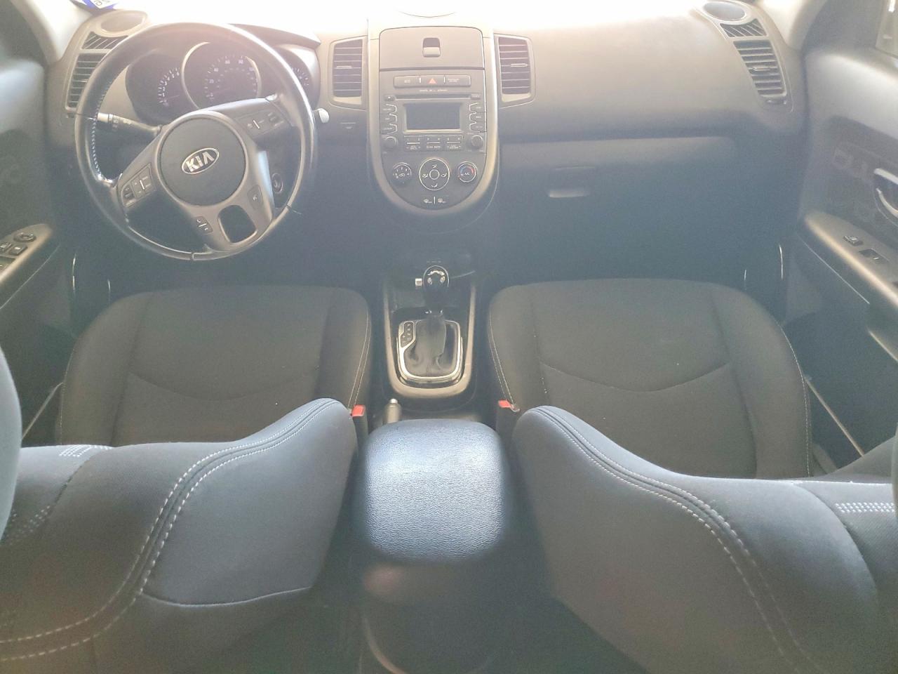 2013 Kia Soul + Green vin: KNDJT2A67D7565692