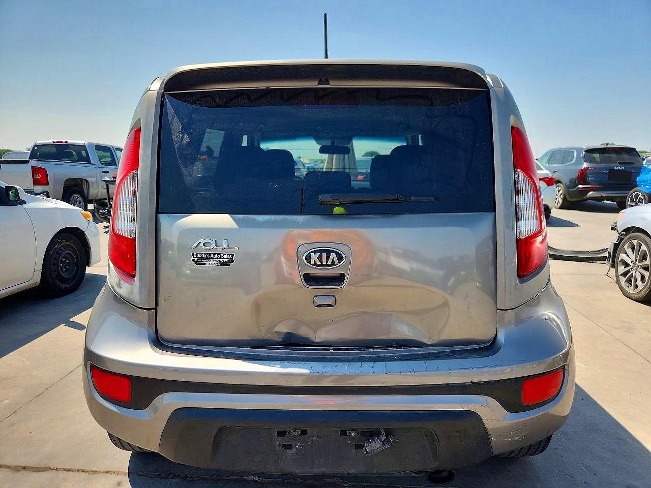 2013 Kia Soul + Gray vin: KNDJT2A67D7571444