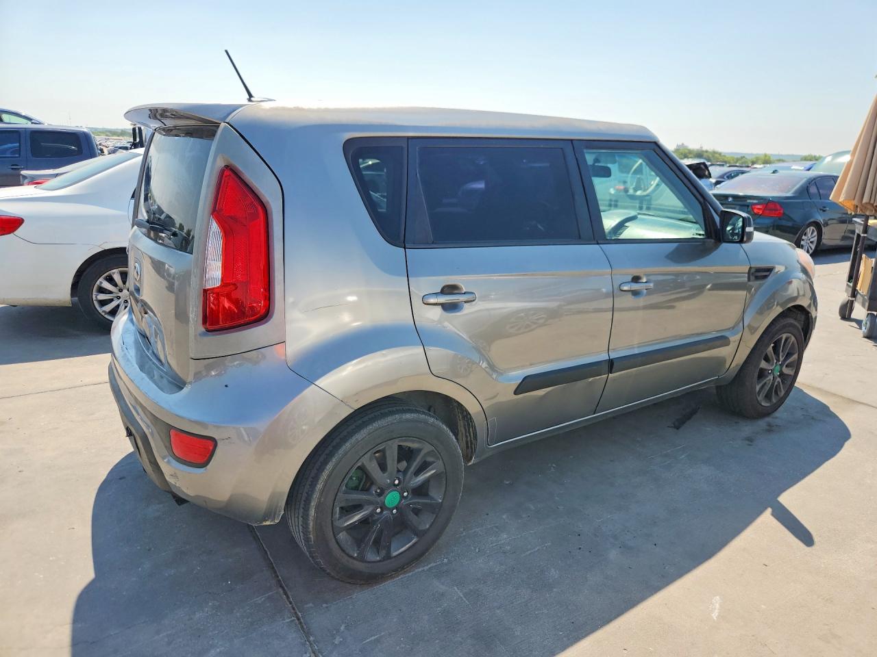 2013 Kia Soul + Gray vin: KNDJT2A67D7571444