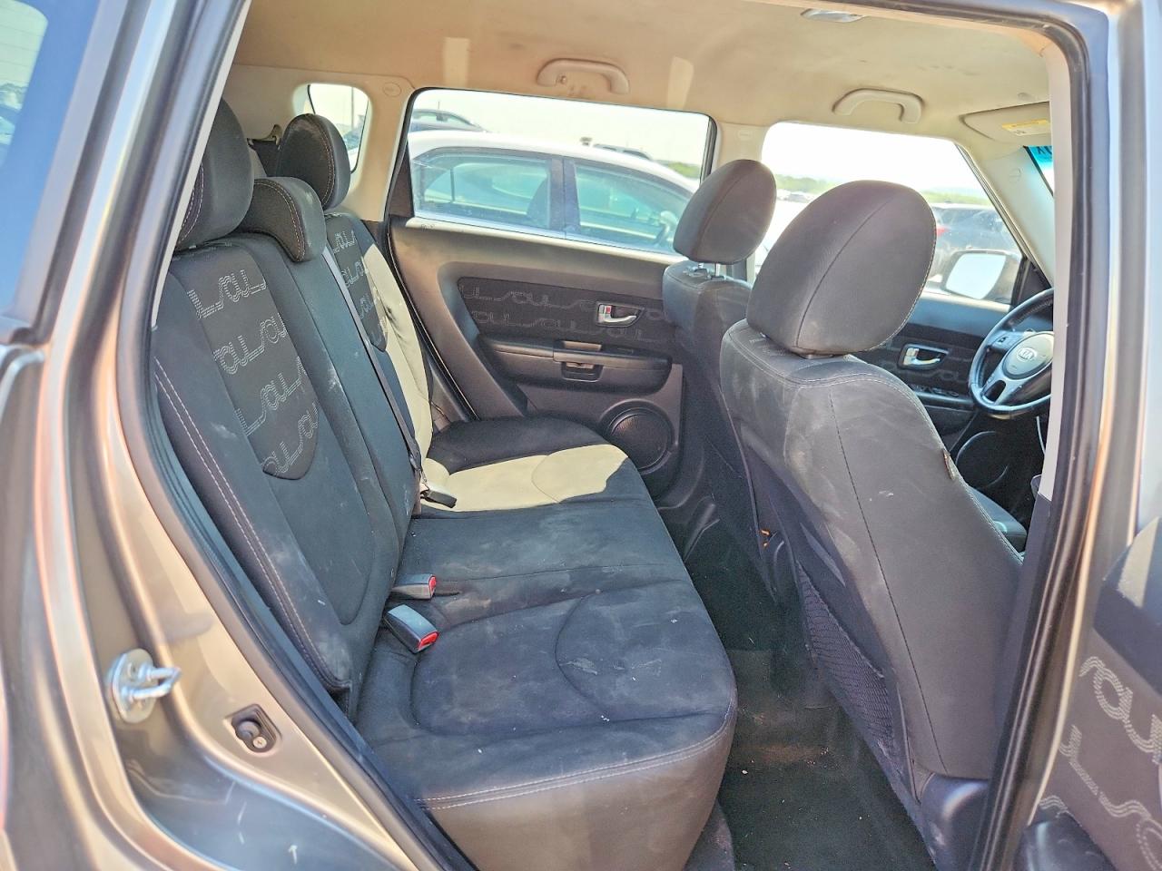 2013 Kia Soul + Gray vin: KNDJT2A67D7571444