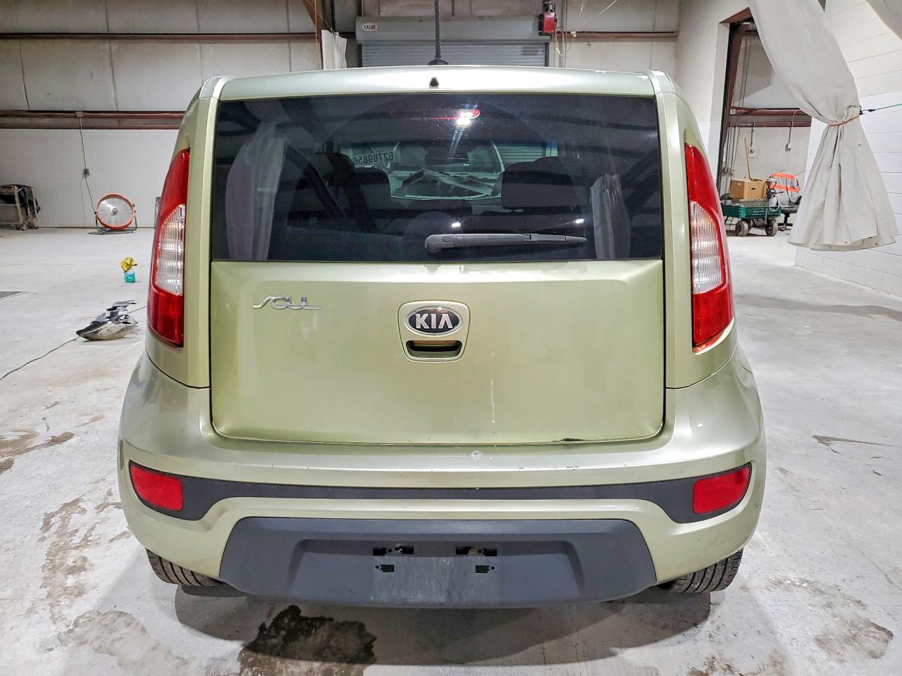 2013 Kia Soul + Green vin: KNDJT2A67D7573386